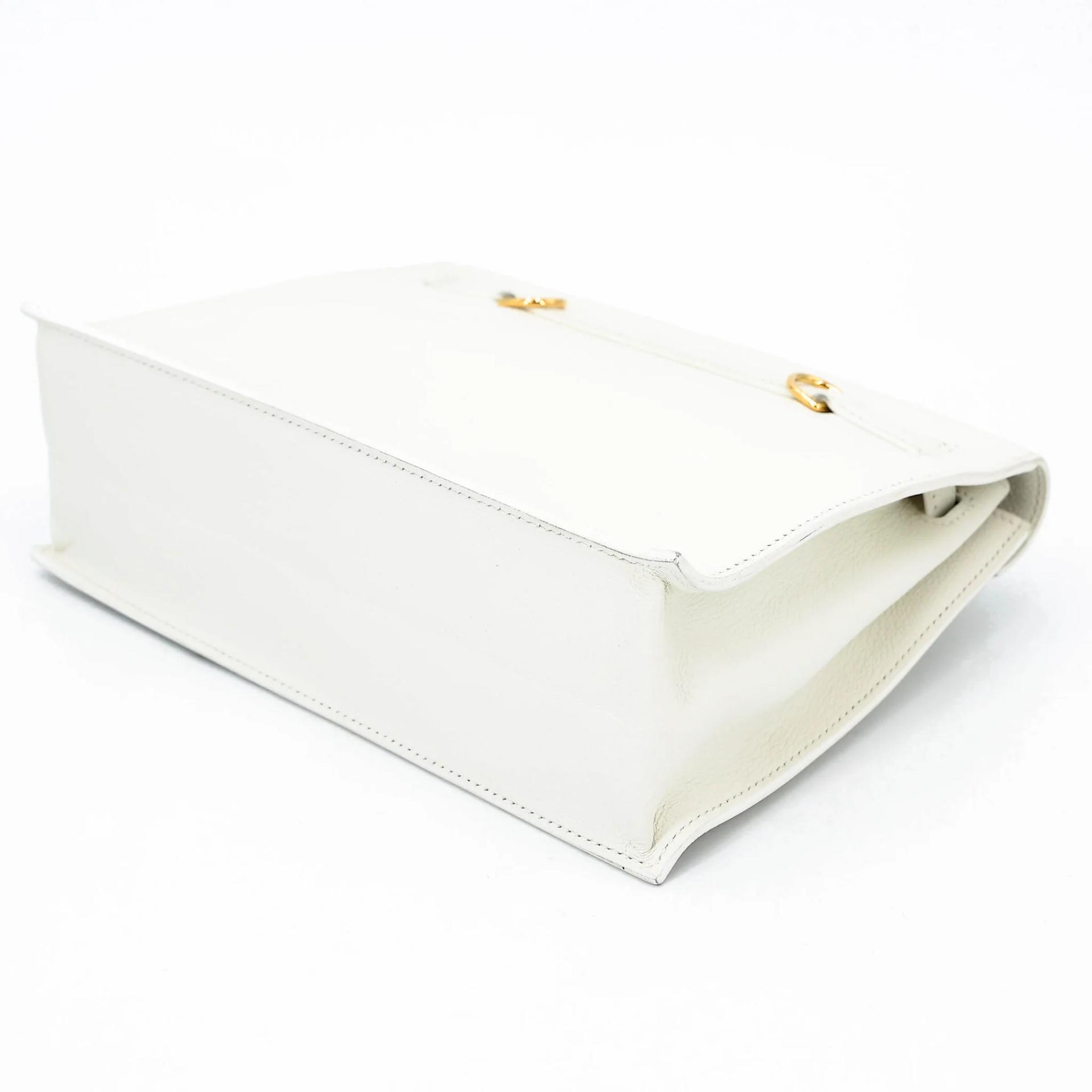 Very Good ( Rank A) HERMÈS Kelly Danse White (01) Evercolor Gold hardware U (2022) - 5