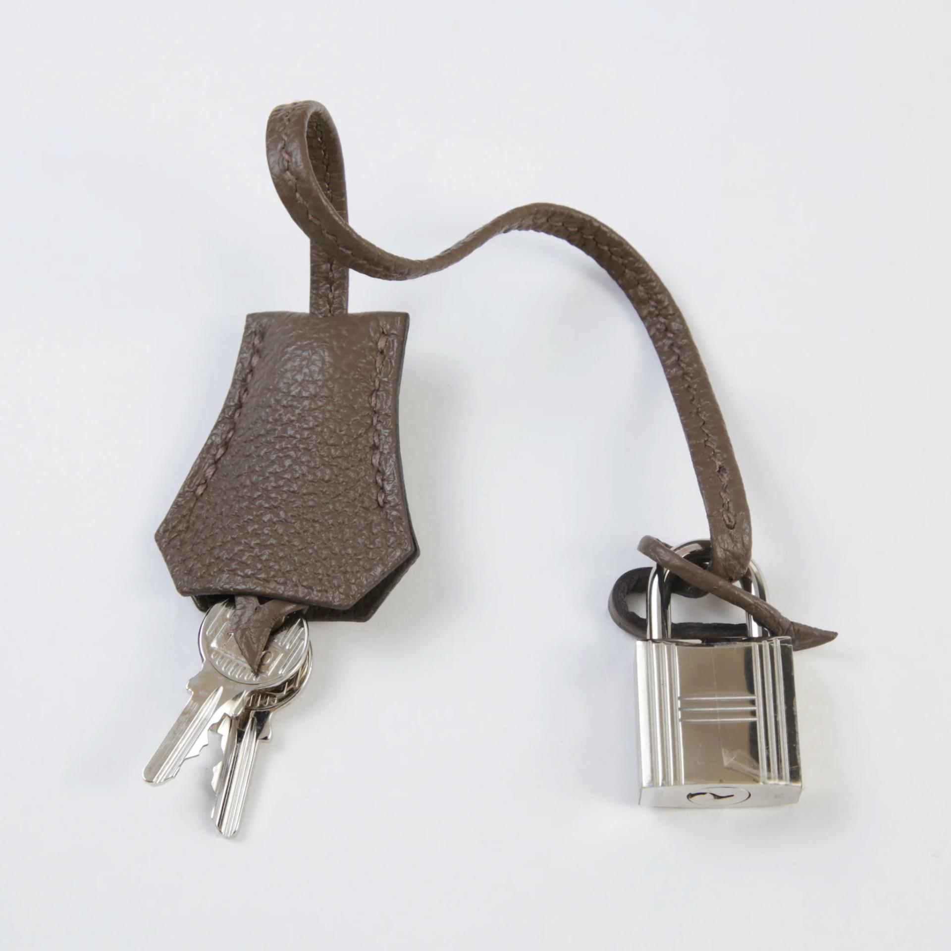 Very Good ( Rank A) HERMÈS Birkin 40 Taupe (16) Togo Palladium hardware Square R (2014) - 14