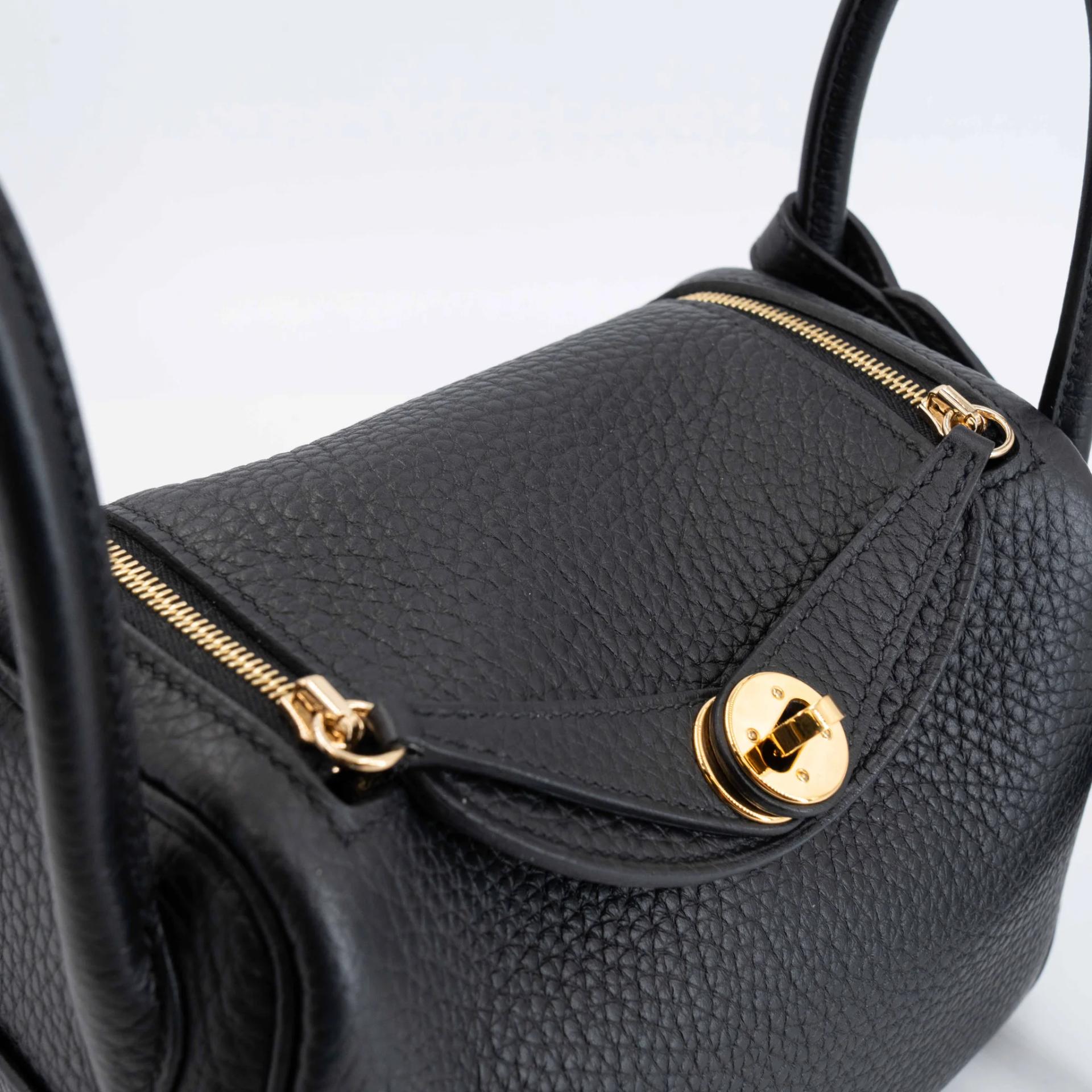 Very Good ( Rank A) HERMÈS Mini Lindy II Noir (89) Clemence Gold hardware W (2024) - 20