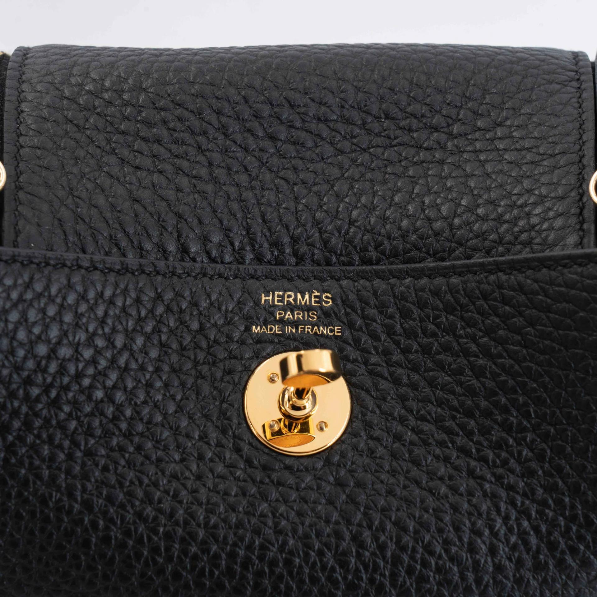 Very Good ( Rank A) HERMÈS Mini Lindy II Noir (89) Clemence Gold hardware W (2024) - 14