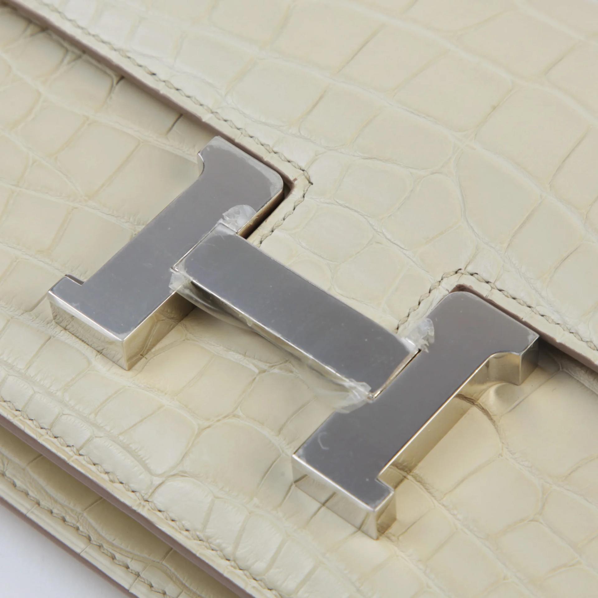 Excellent ( Rank SA ) HERMÈS Constance Elan Beton (8L) Matte Alligator Palladium hardware W (2024) - 8