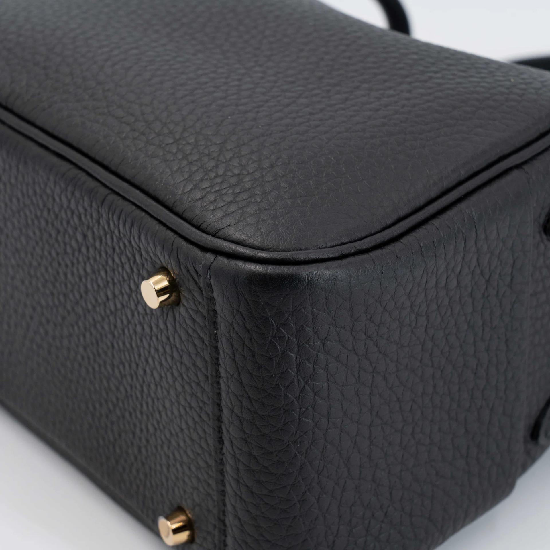 Very Good ( Rank A) HERMÈS Mini Lindy II Noir (89) Clemence Gold hardware W (2024) - 10