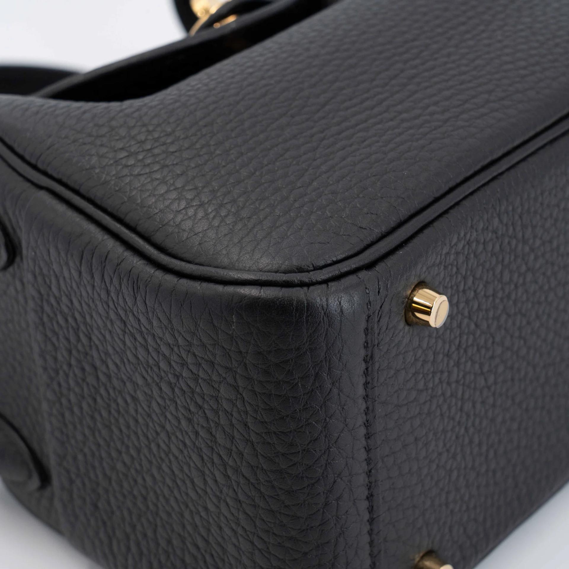 Very Good ( Rank A) HERMÈS Mini Lindy II Noir (89) Clemence Gold hardware W (2024) - 12