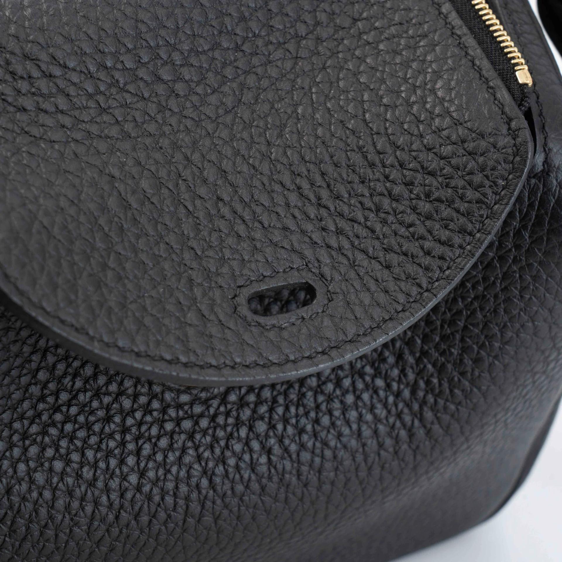 Very Good ( Rank A) HERMÈS Mini Lindy II Noir (89) Clemence Gold hardware W (2024) - 17