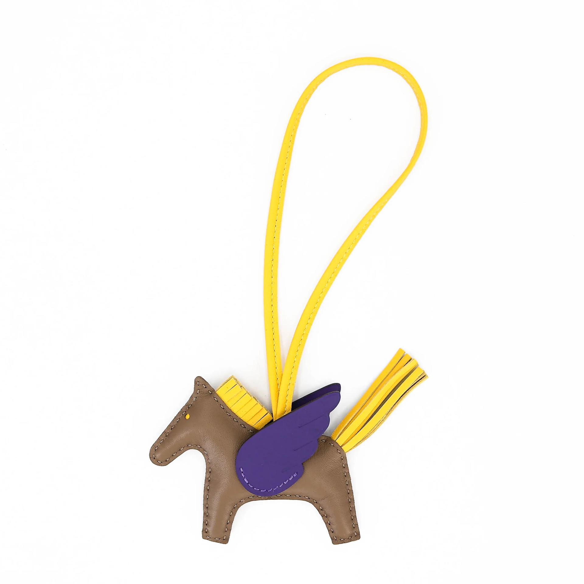 Rodeo Pegase PM Etoupe (18) Jaune de Naples (9O) Purple (X3)