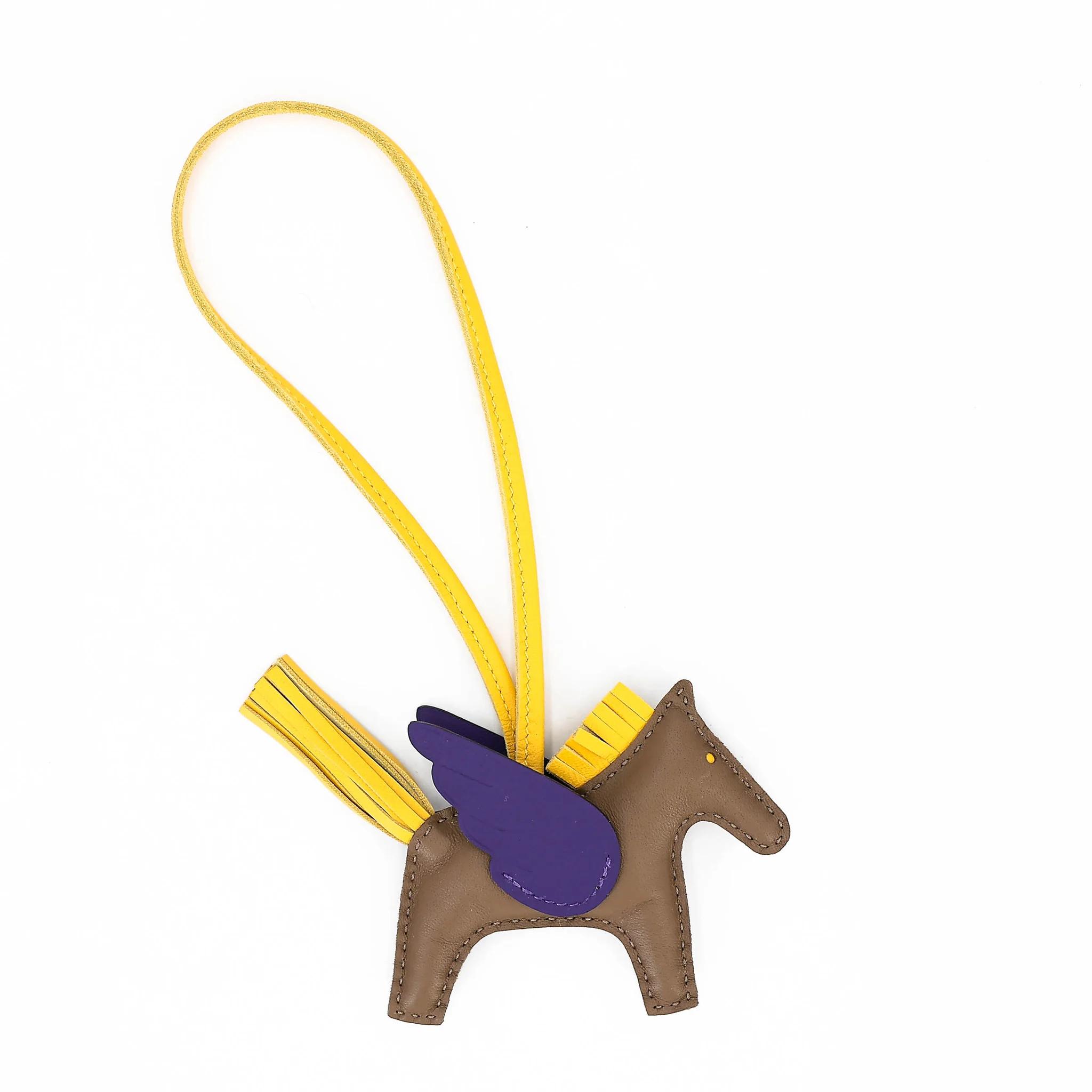 Rodeo Pegase PM Etoupe (18) Jaune de Naples (9O) Purple (X3)