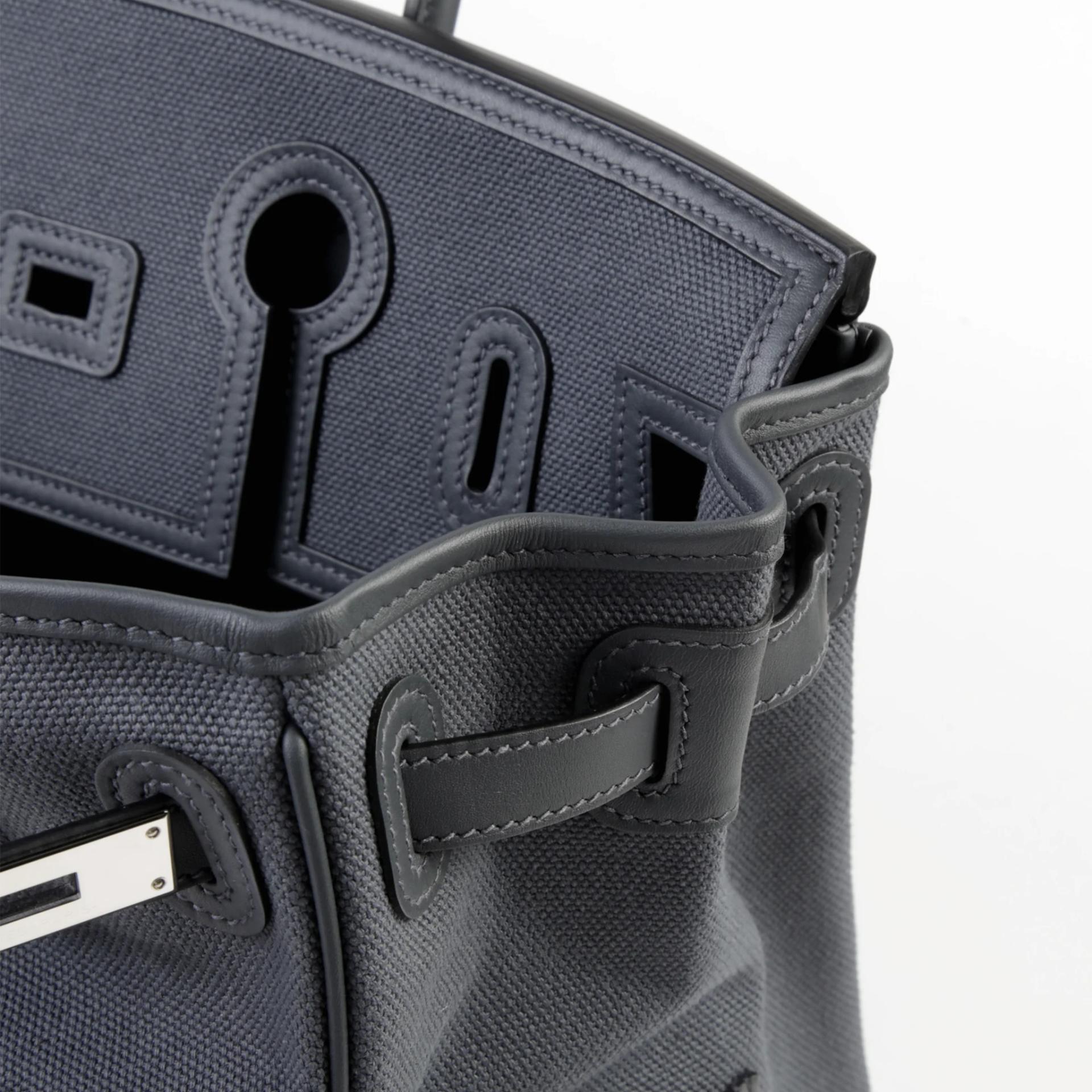 Very Good ( Rank A) HERMÈS Limited Edition Birkin Cargo 35 Gris misty (H0) Canvas Swift Palladium hardware W (2024) - 11