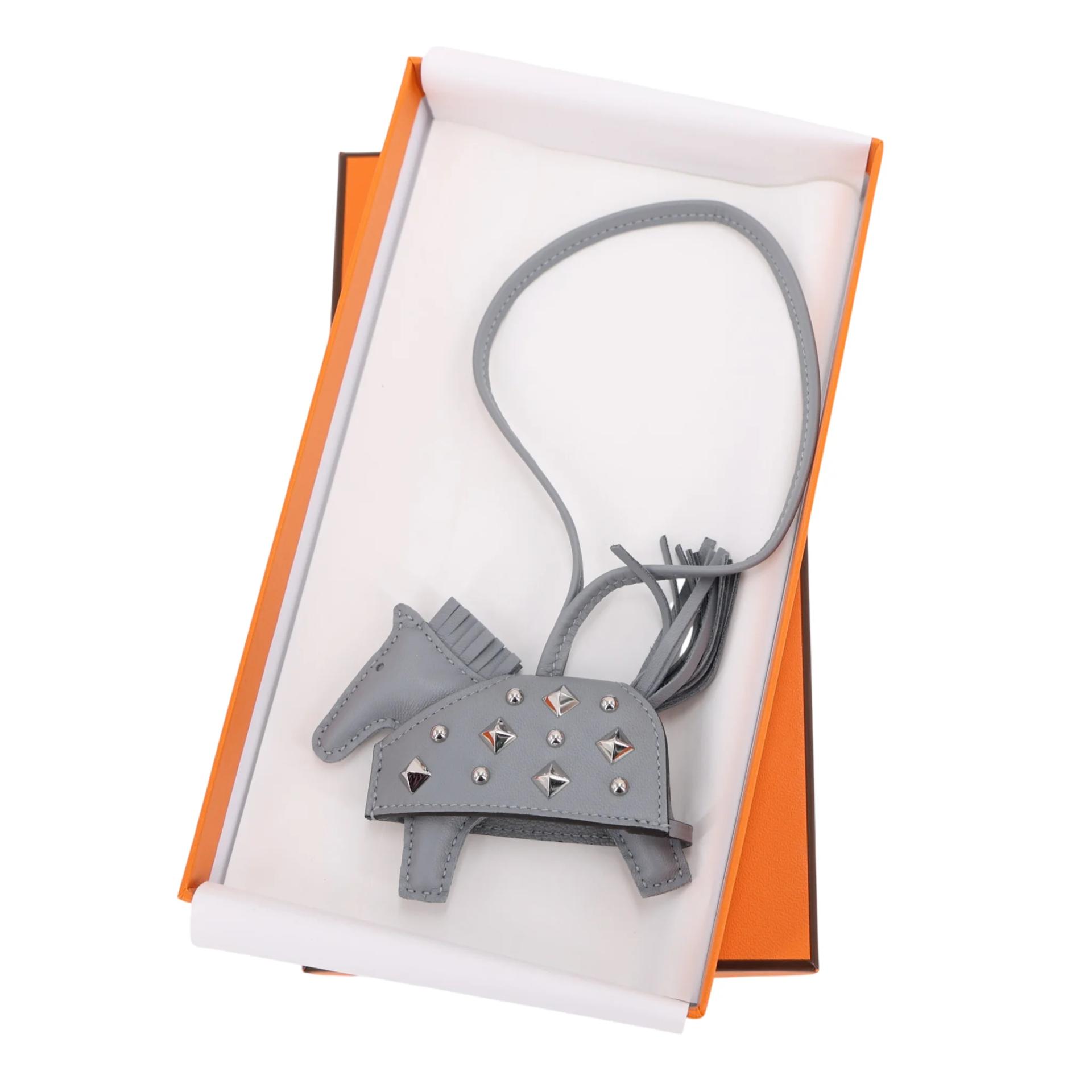 Brand New ( Rank N ) HERMÈS Rodeo Robe au Coeur PM Gris Pantin (P0) Agneau Milo Palladium hardware K (2025) - 3