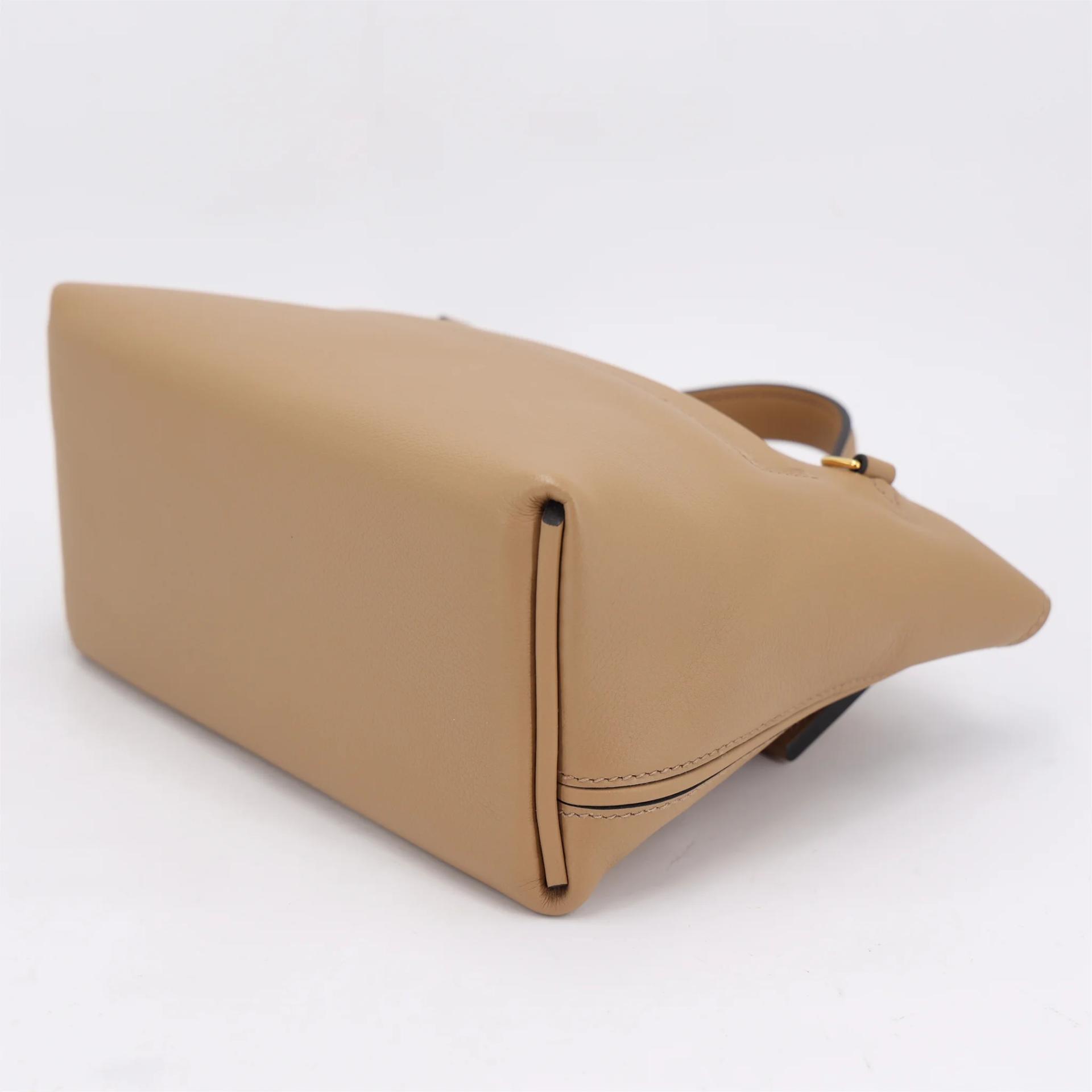 Excellent ( Rank SA ) HERMÈS 24/24 - 21 mini Chai (0M) Evercolor Gold hardware U (2022) - 7