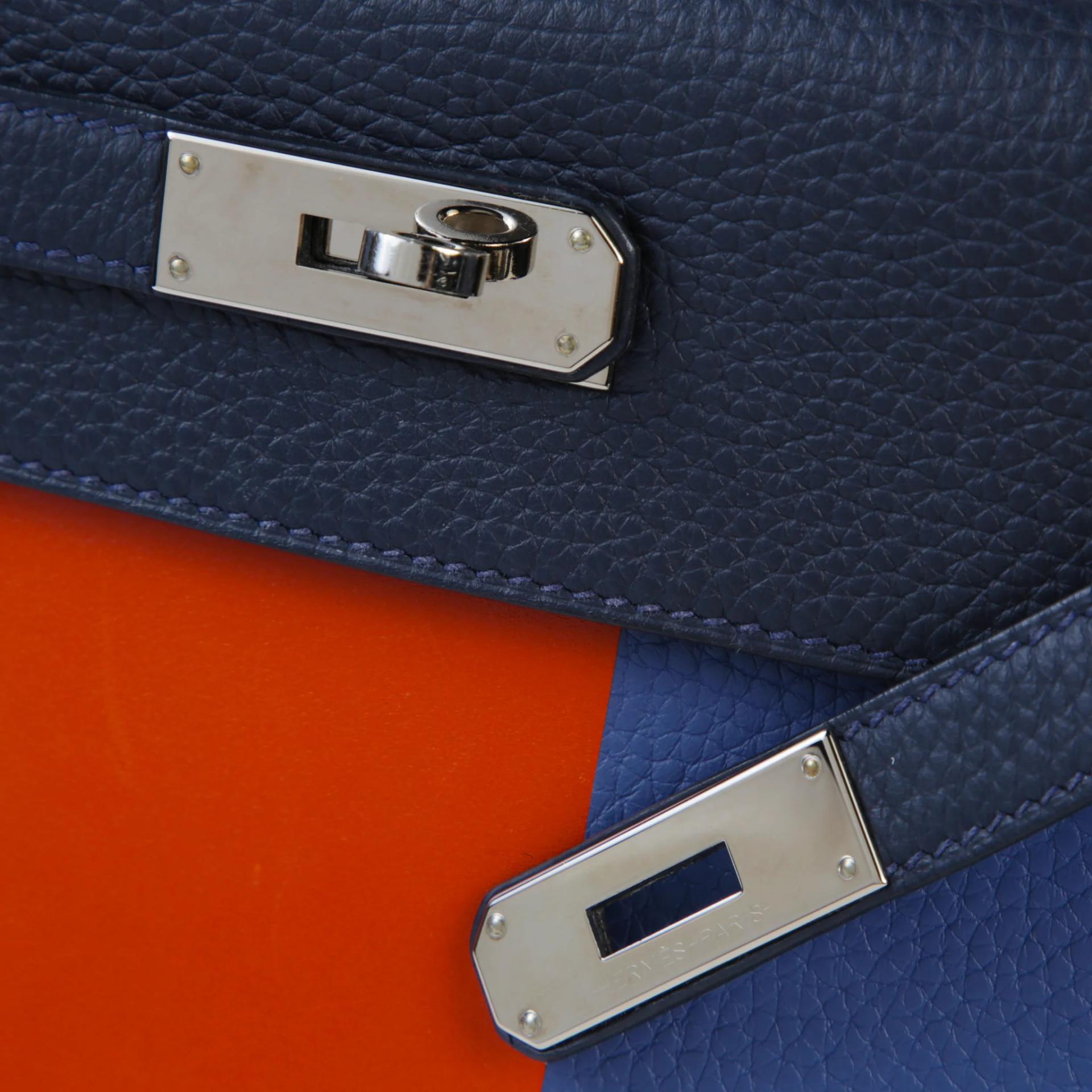 Very Good ( Rank A) HERMÈS Limited Edition Kelly 28 Sellier Letter R Bleu Nuit (2Z) Bleu Brighton (7E) Terre Battue (R1) Clemence Palladium hardware C (2018) - 8