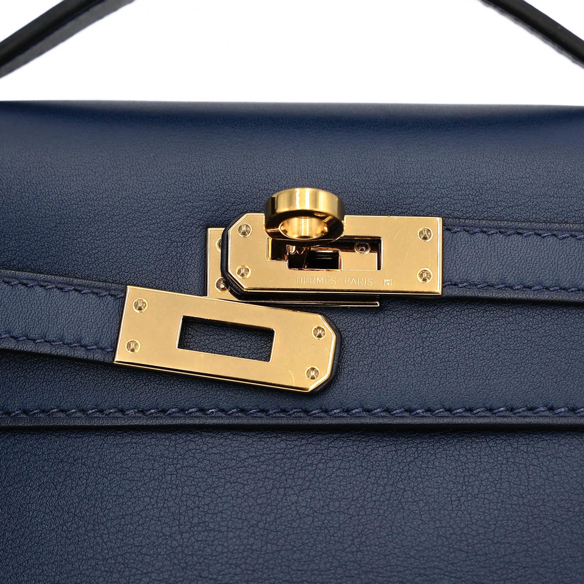 Very Good ( Rank A) HERMÈS Kelly Pochette Bleu Saphir (73) Swift Gold hardware Y (2020) - 10