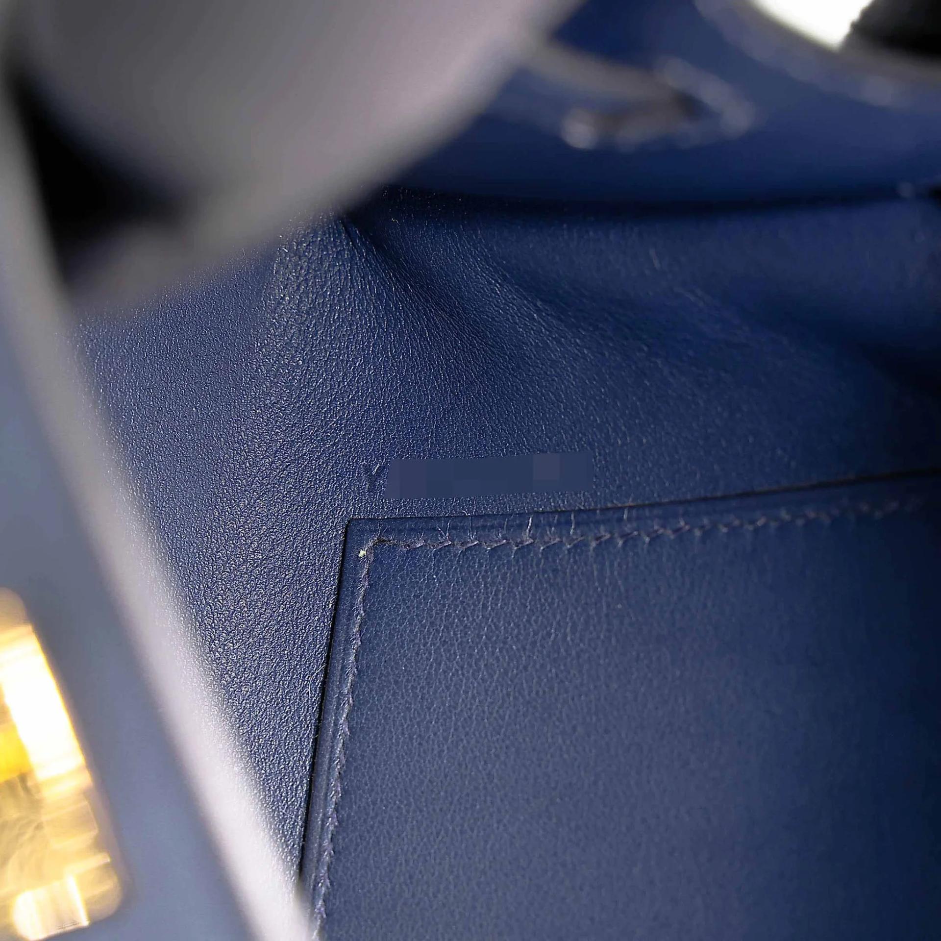 Very Good ( Rank A) HERMÈS Kelly Pochette Bleu Saphir (73) Swift Gold hardware Y (2020) - 17