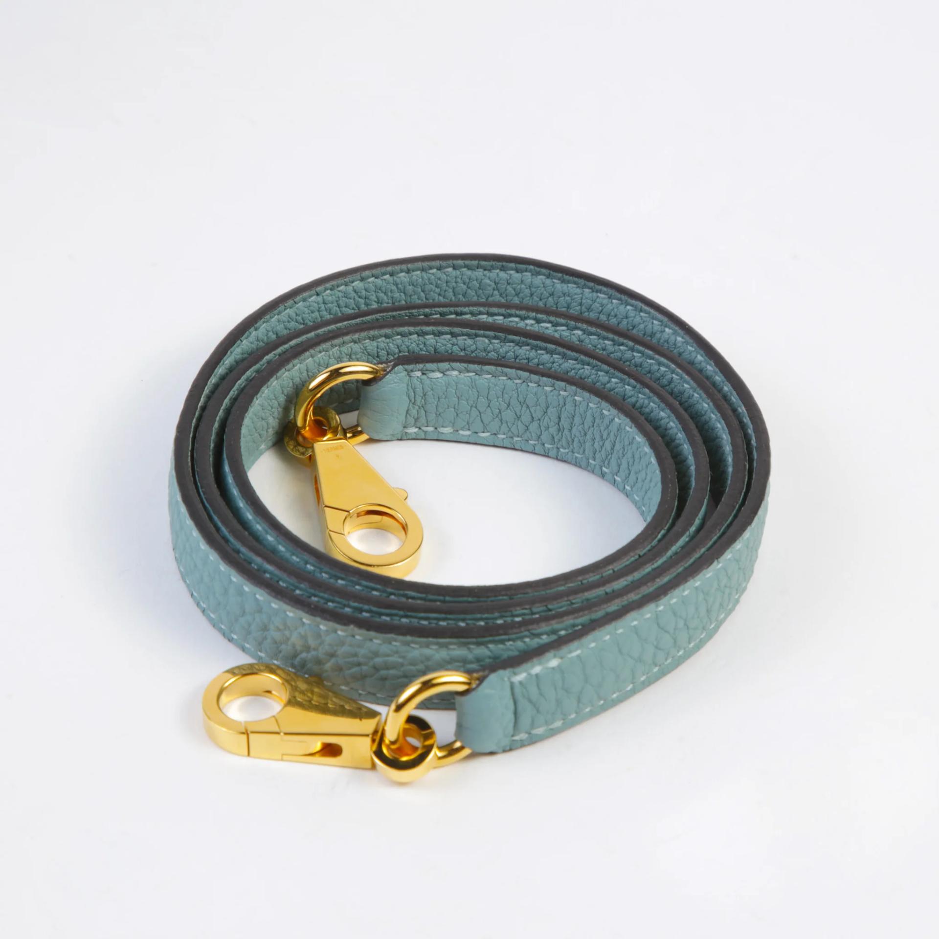 Very Good ( Rank A) HERMÈS Kelly 25 Ciel (7G) Togo Gold hardware Z (2021) - 15