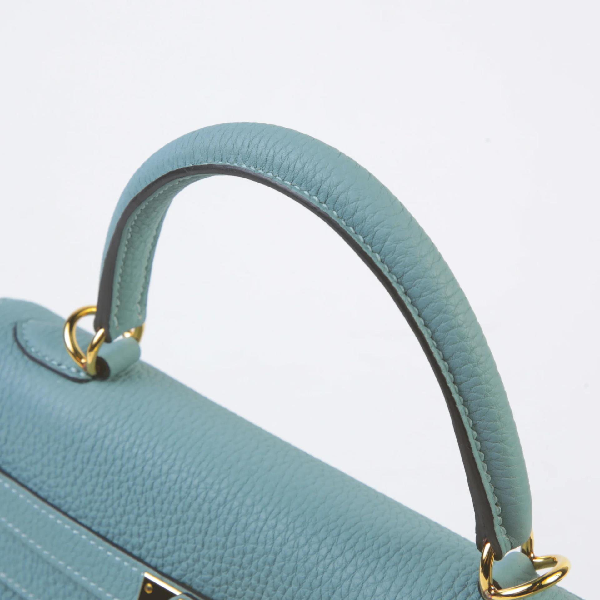 Very Good ( Rank A) HERMÈS Kelly 25 Ciel (7G) Togo Gold hardware Z (2021) - 3