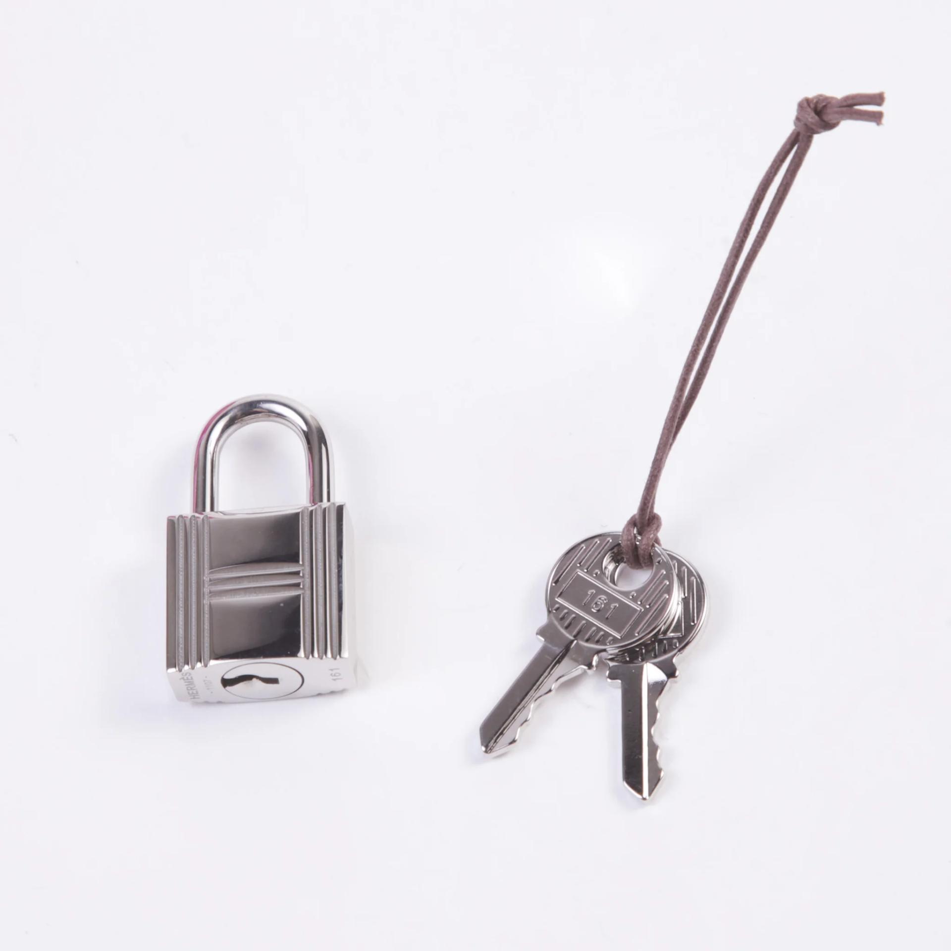 Very Good ( Rank A) HERMÈS Picotin Lock MM Tressage Magnolia (9I) Epsom Palladium hardware C (2018) - 12