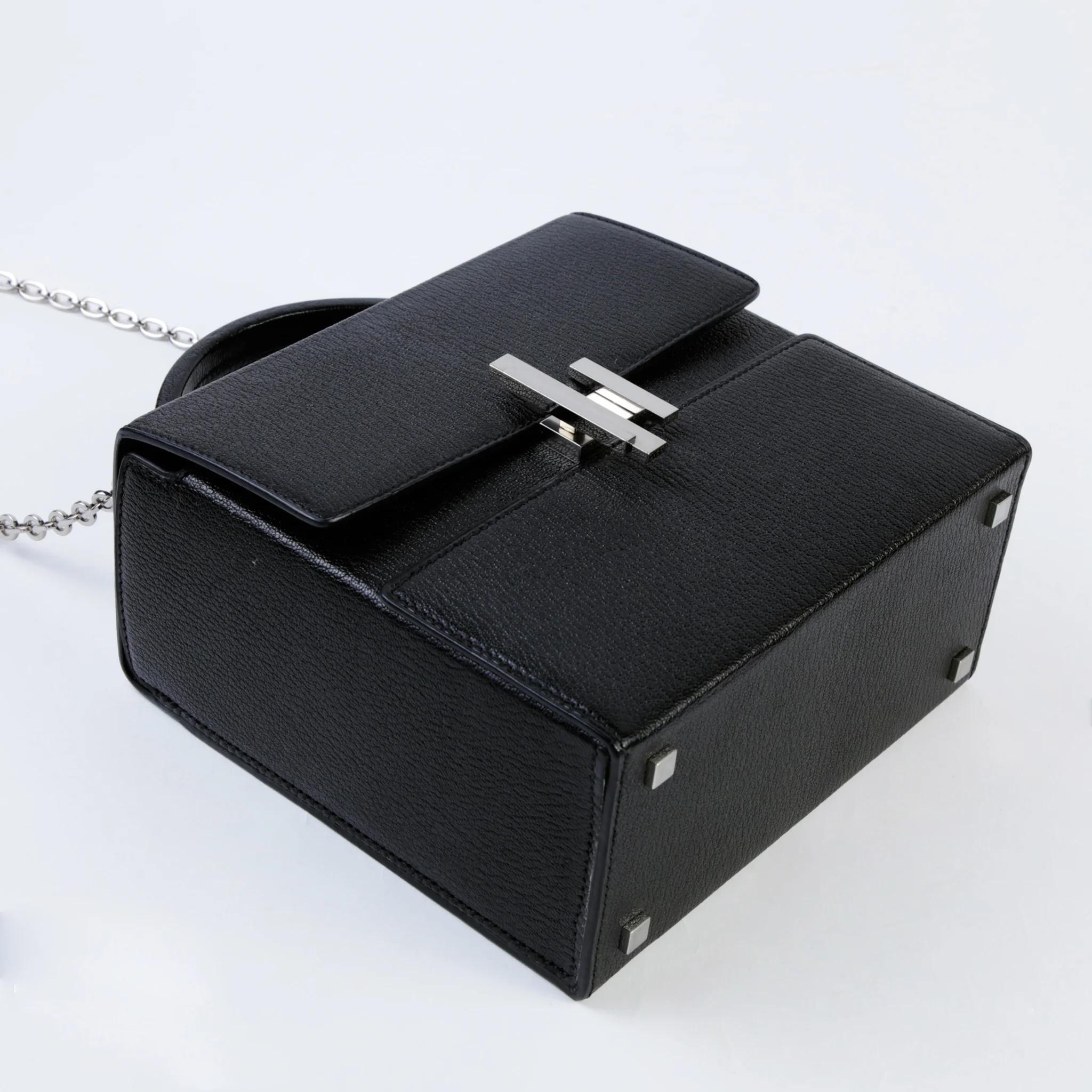Very Good ( Rank A) HERMÈS Cinhetic Box Black (89) Chevre Palladium hardware - 5