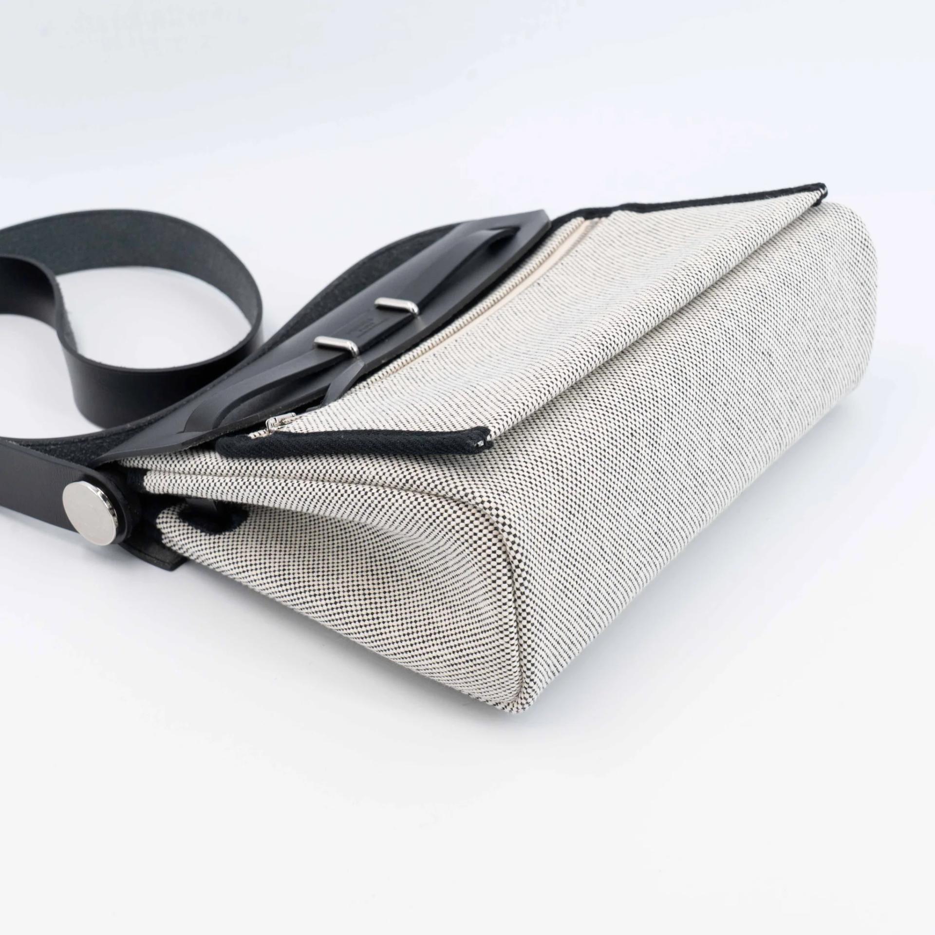Excellent ( Rank SA ) HERMÈS Herbag Zip Mini 20 Noir (89) Vache Hunter Toile H canvas Palladium hardware K (2025) - 12