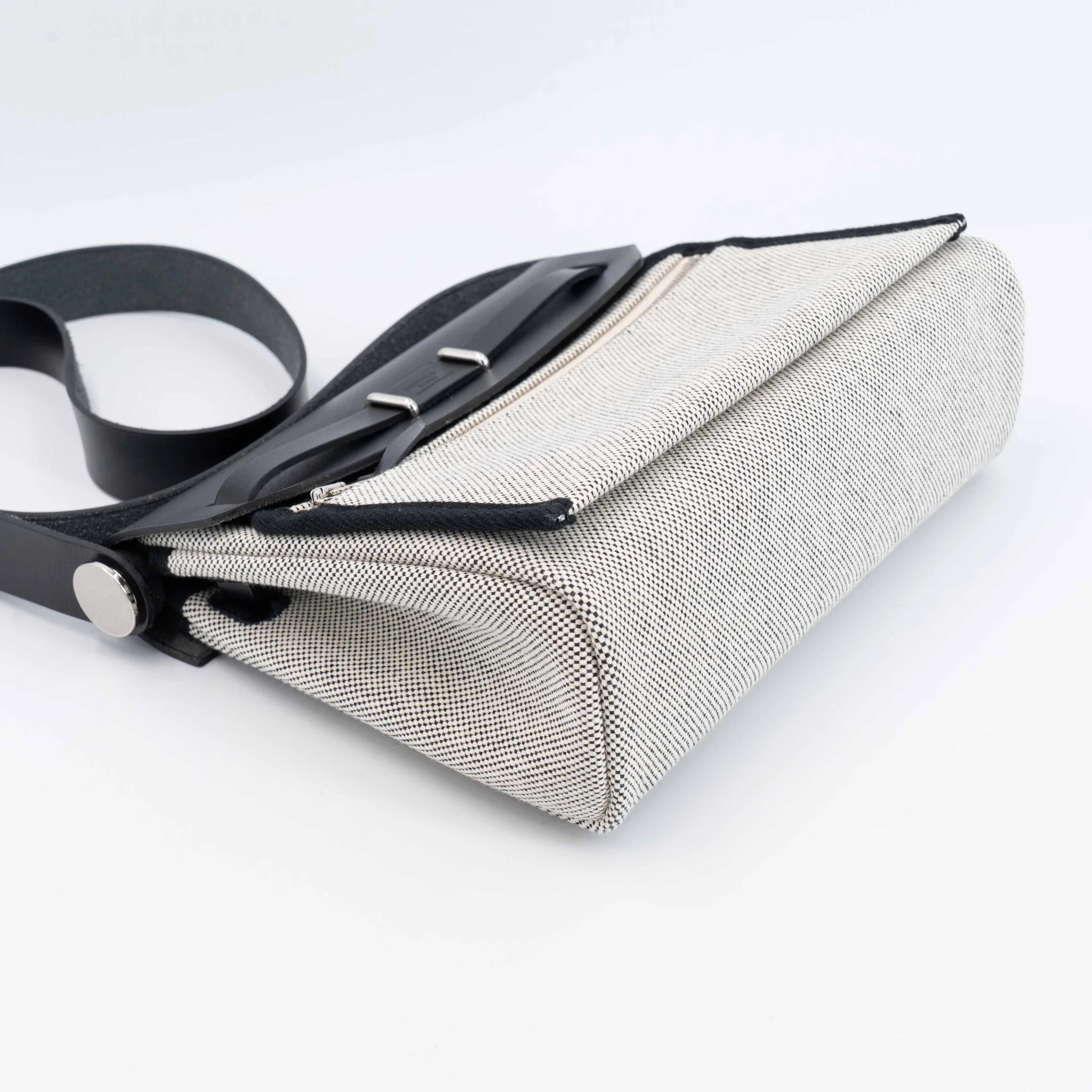 Excellent ( Rank SA ) HERMÈS Herbag Zip Mini 20 Noir (89) Vache Hunter Toile H canvas Palladium hardware K (2025) - 12