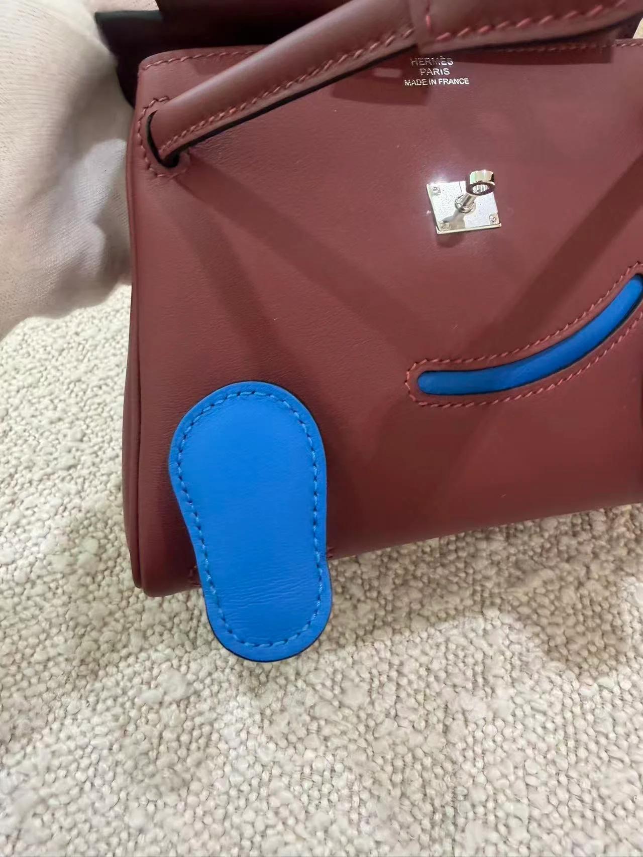 全新 HERMÈS 爱马仕 限量收藏款 Kelly Doll 55 爱马仕红 Rouge H T7 水妖蓝 Bleu Hydra Swift牛皮 银扣 G刻 2026年 - 14