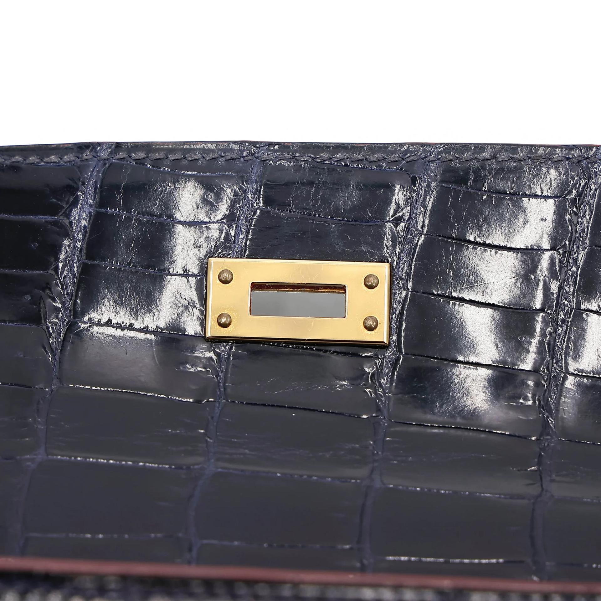 Very Good ( Rank A) HERMÈS Limited Edition Kelly 25 Sellier Navy (7U) Shiny Niloticus Crocodile Gold hardware X (2016) - 17