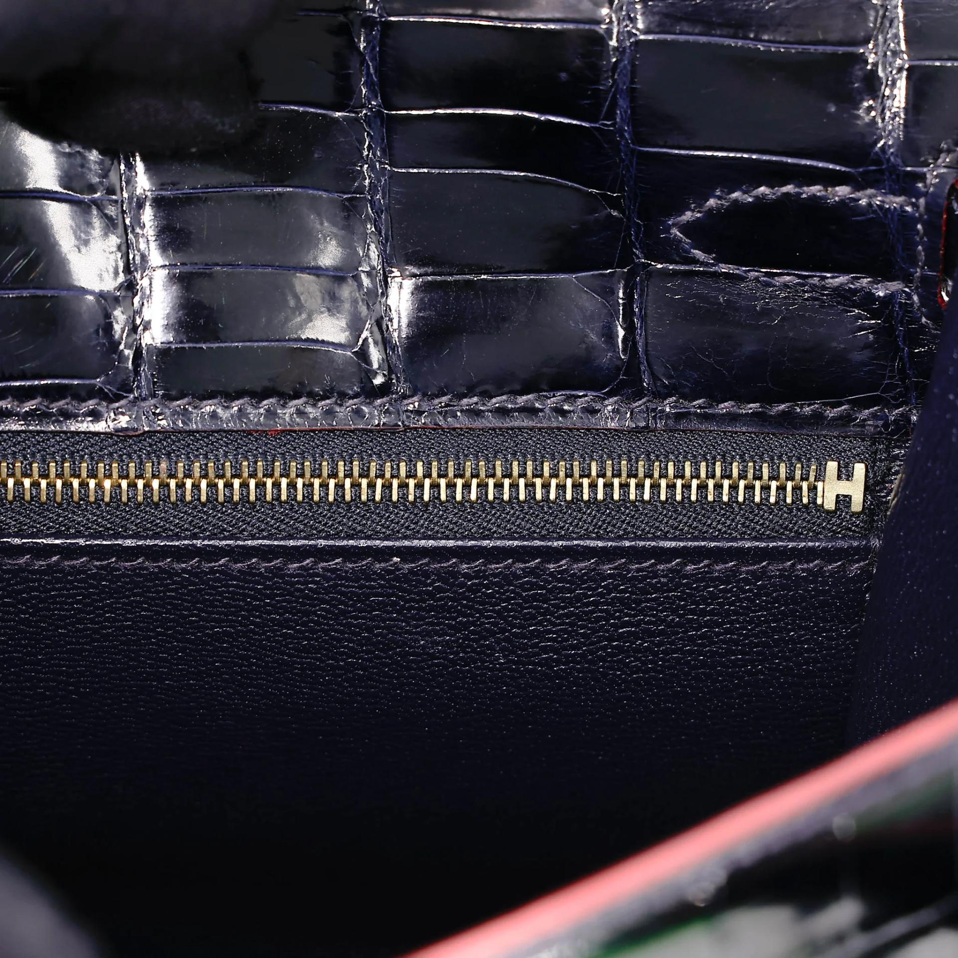 Very Good ( Rank A) HERMÈS Limited Edition Kelly 25 Sellier Navy (7U) Shiny Niloticus Crocodile Gold hardware X (2016) - 27