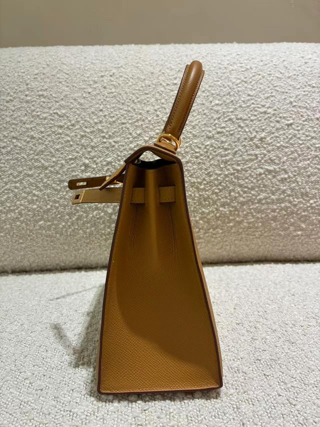 Excellent ( Rank SA ) HERMÈS Kelly 25 Sellier Sesame (2S) Epsom Gold hardware B (2023) - 10
