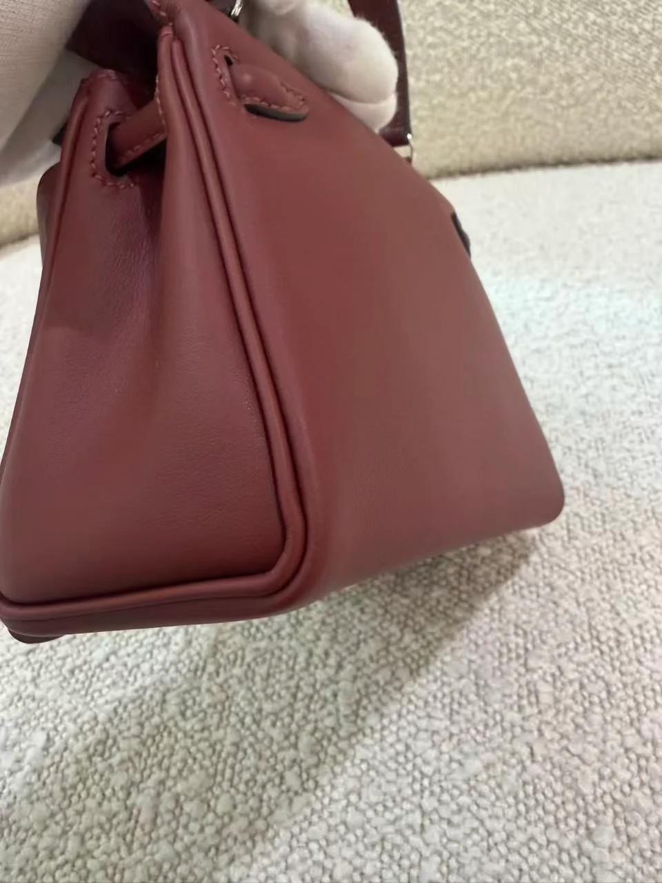 全新 HERMÈS 爱马仕 限量收藏款 Kelly Doll 55 爱马仕红 Rouge H T7 水妖蓝 Bleu Hydra Swift牛皮 银扣 G刻 2026年 - 12