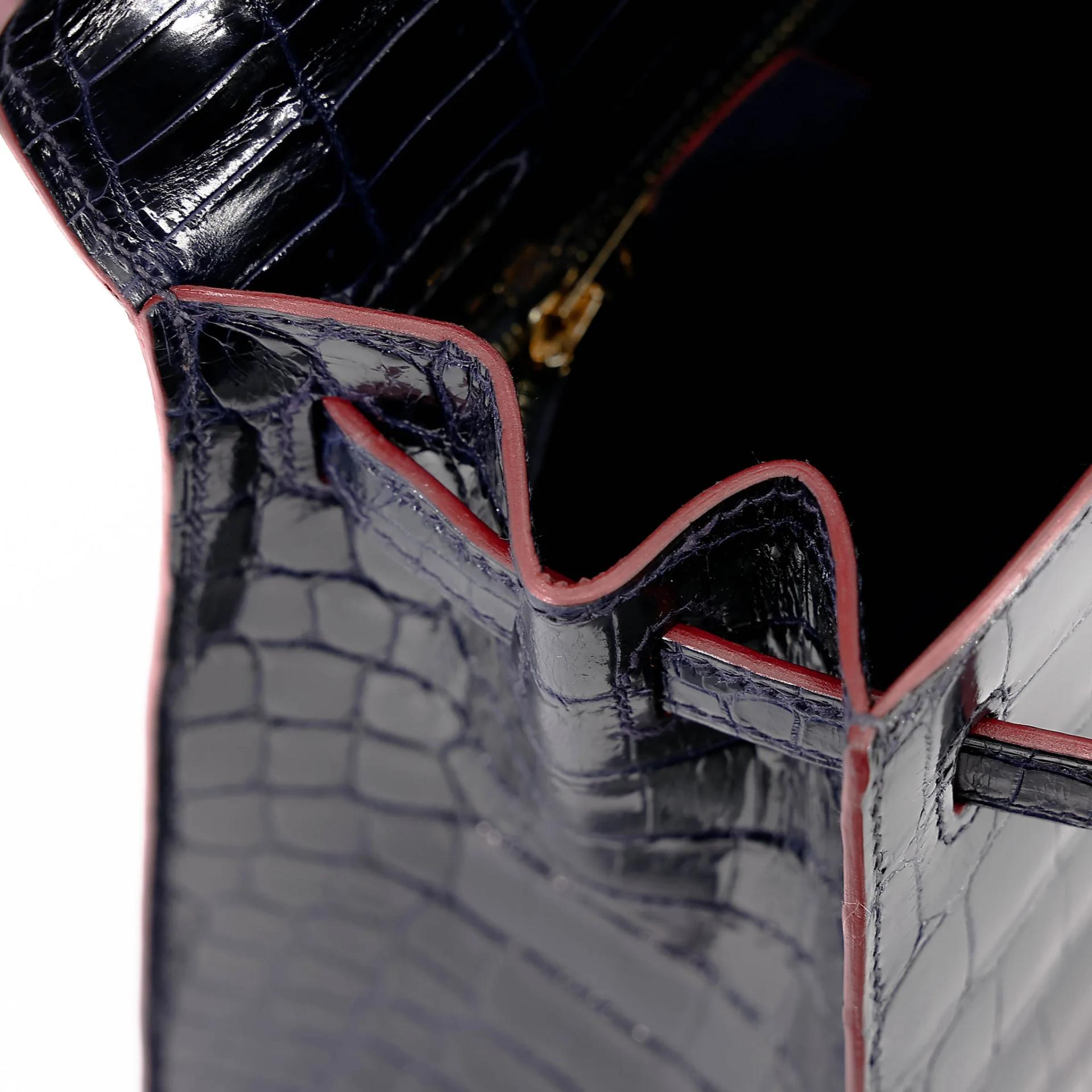 Very Good ( Rank A) HERMÈS Limited Edition Kelly 25 Sellier Navy (7U) Shiny Niloticus Crocodile Gold hardware X (2016) - 33