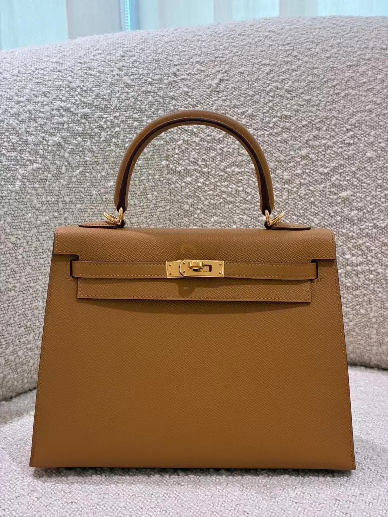 Excellent ( Rank SA ) HERMÈS Kelly 25 Sellier Sesame (2S) Epsom Gold hardware B (2023) - 8