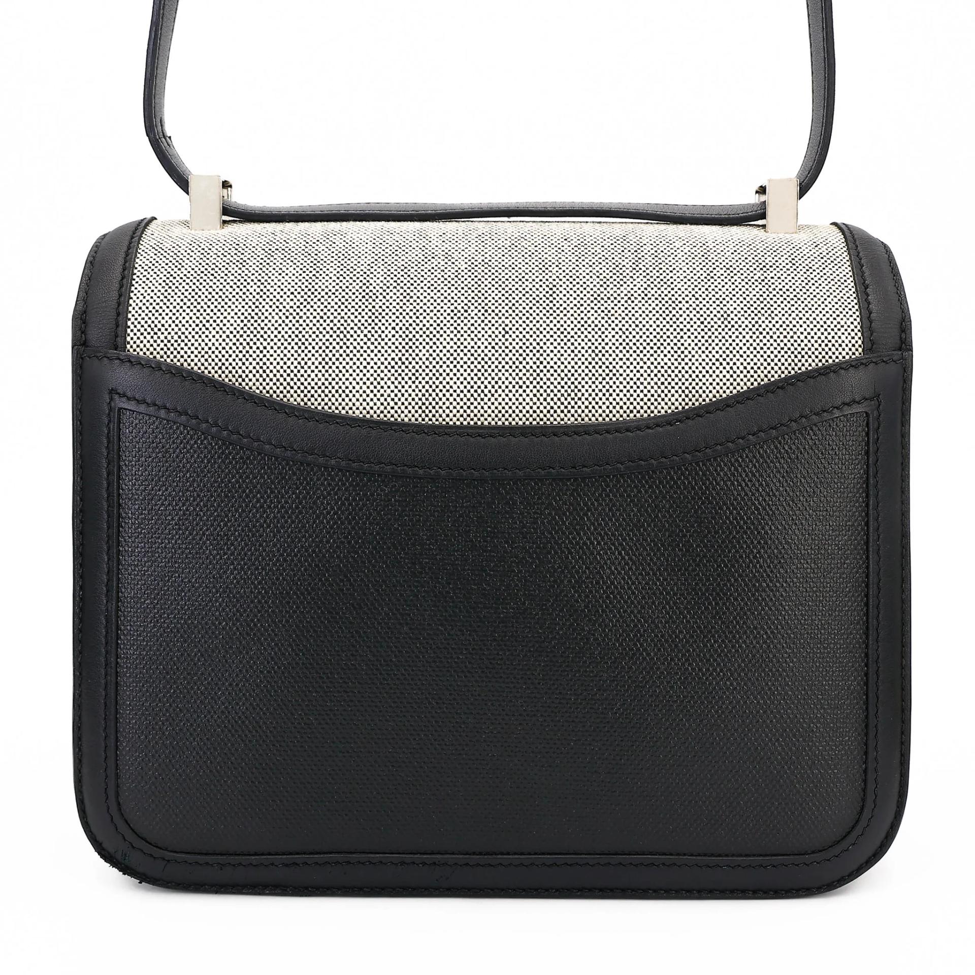 Constance 24 Noir (89)