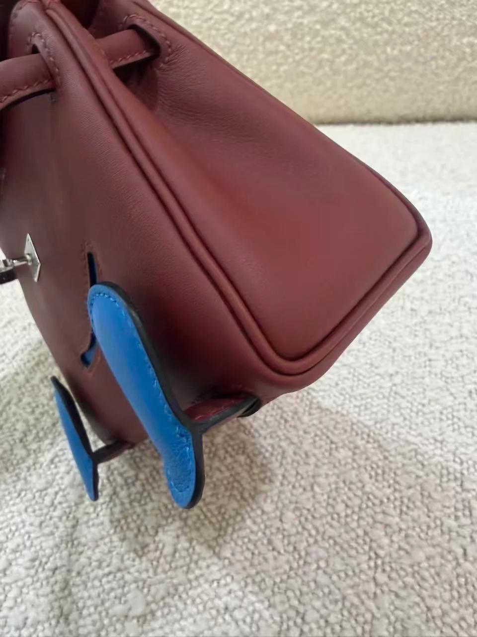 全新 HERMÈS 爱马仕 限量收藏款 Kelly Doll 55 爱马仕红 Rouge H T7 水妖蓝 Bleu Hydra Swift牛皮 银扣 G刻 2026年 - 11