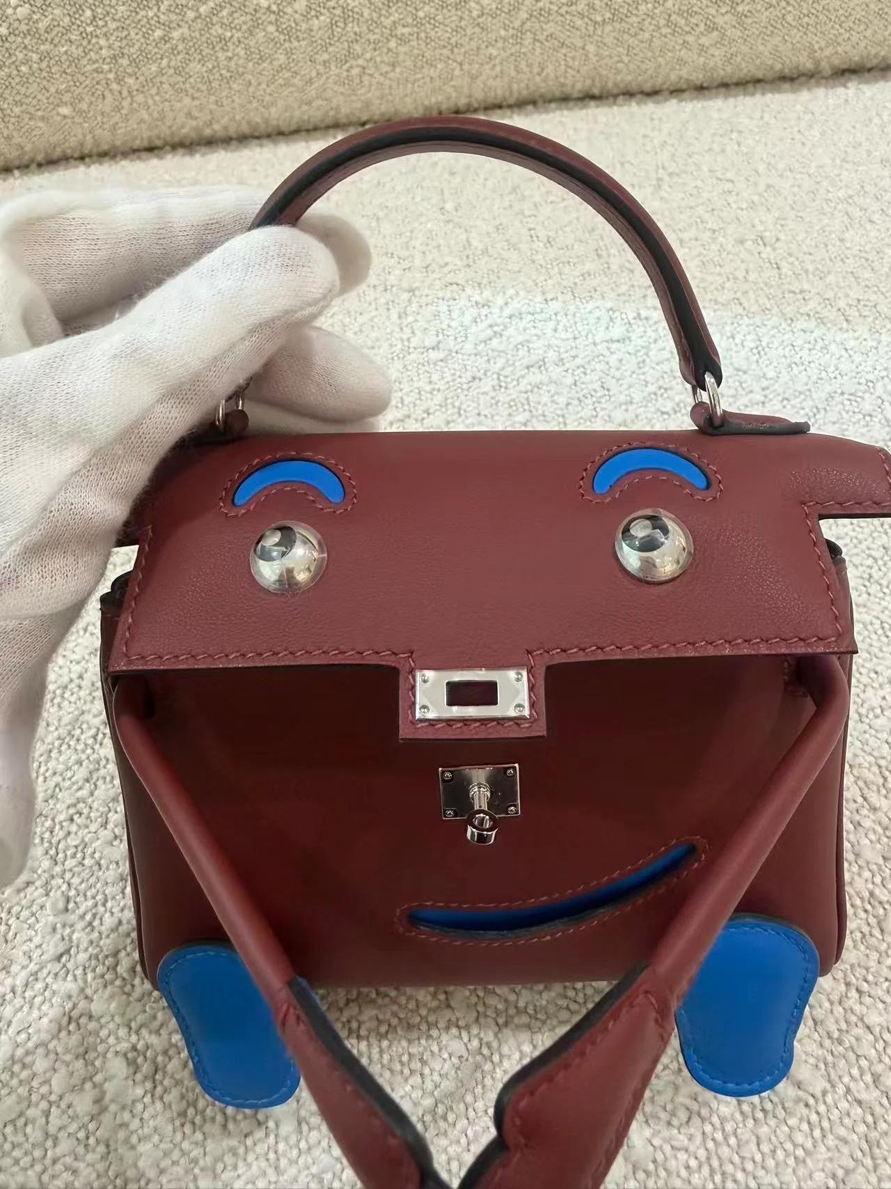 全新 HERMÈS 爱马仕 限量收藏款 Kelly Doll 55 爱马仕红 Rouge H T7 水妖蓝 Bleu Hydra Swift牛皮 银扣 G刻 2026年 - 20