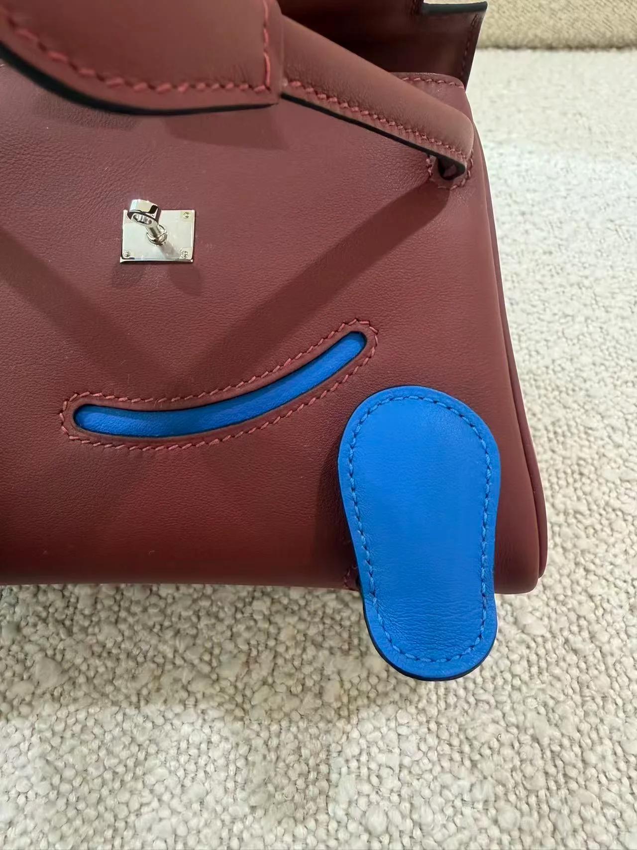 全新 HERMÈS 爱马仕 限量收藏款 Kelly Doll 55 爱马仕红 Rouge H T7 水妖蓝 Bleu Hydra Swift牛皮 银扣 G刻 2026年 - 15