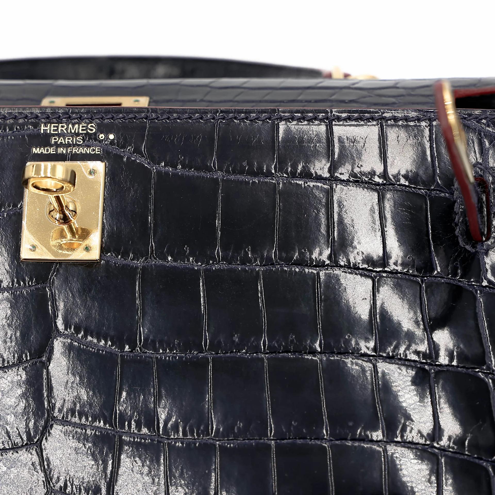 Very Good ( Rank A) HERMÈS Limited Edition Kelly 25 Sellier Navy (7U) Shiny Niloticus Crocodile Gold hardware X (2016) - 23