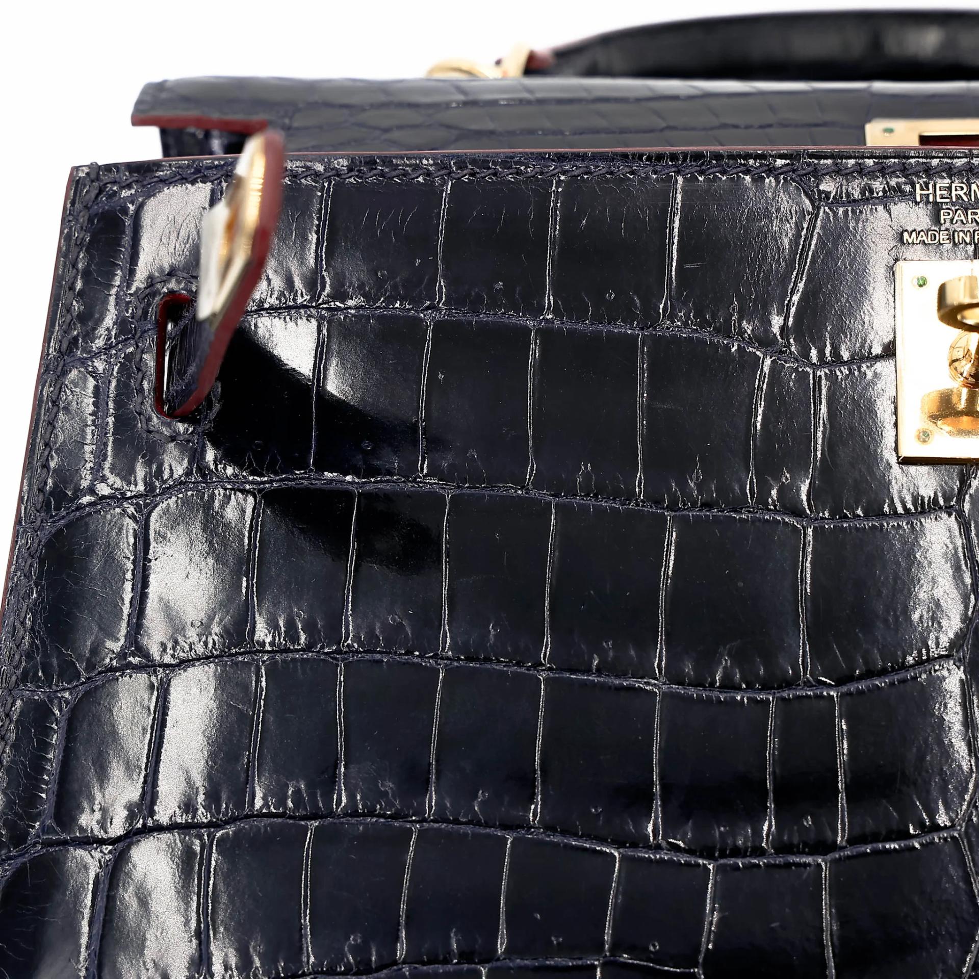 Very Good ( Rank A) HERMÈS Limited Edition Kelly 25 Sellier Navy (7U) Shiny Niloticus Crocodile Gold hardware X (2016) - 24
