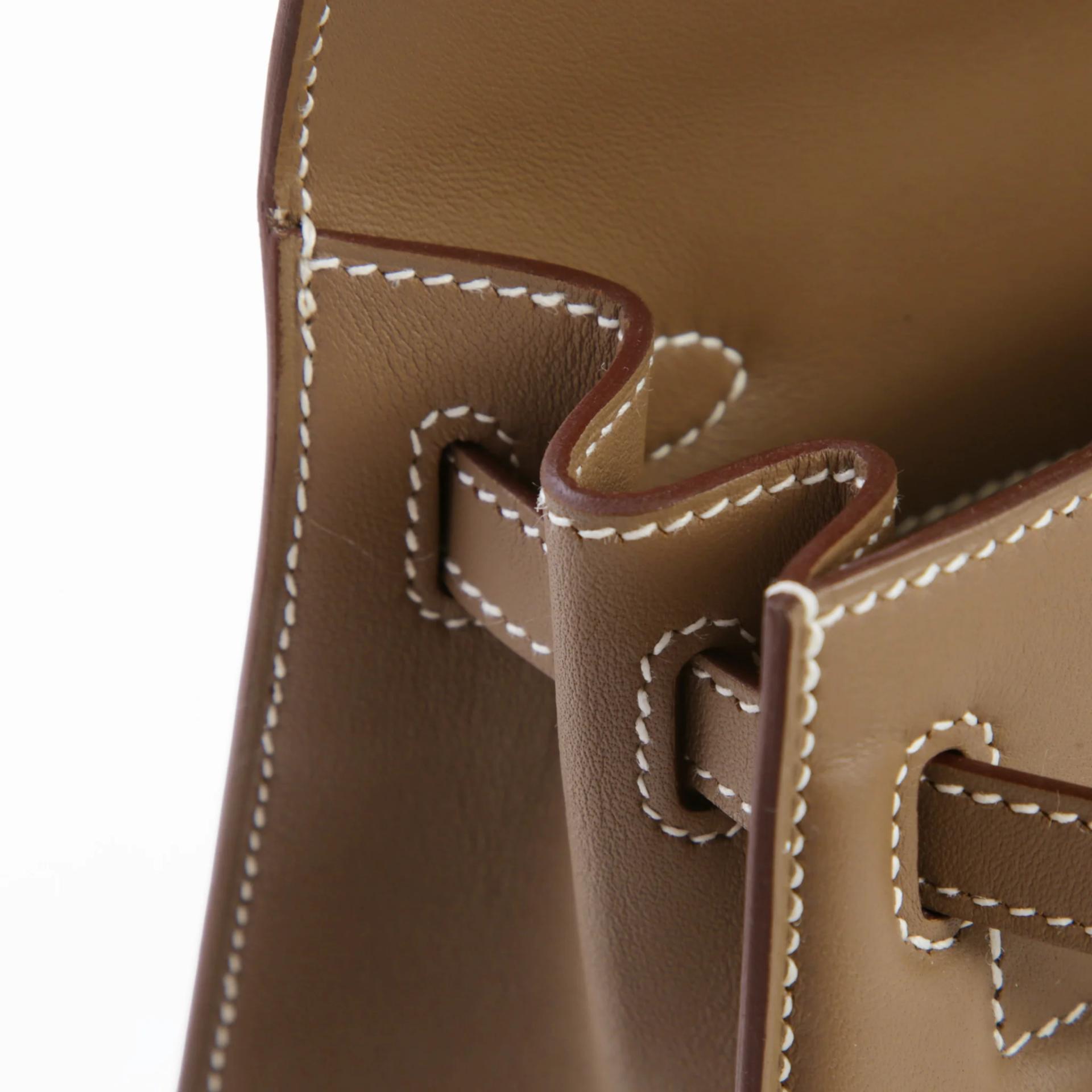 Unused ( Rank NS ) HERMÈS Limited Edition Kelly 25 Padded  Sellier Etoupe (18) Swift Palladium hardware U (2022) - 12