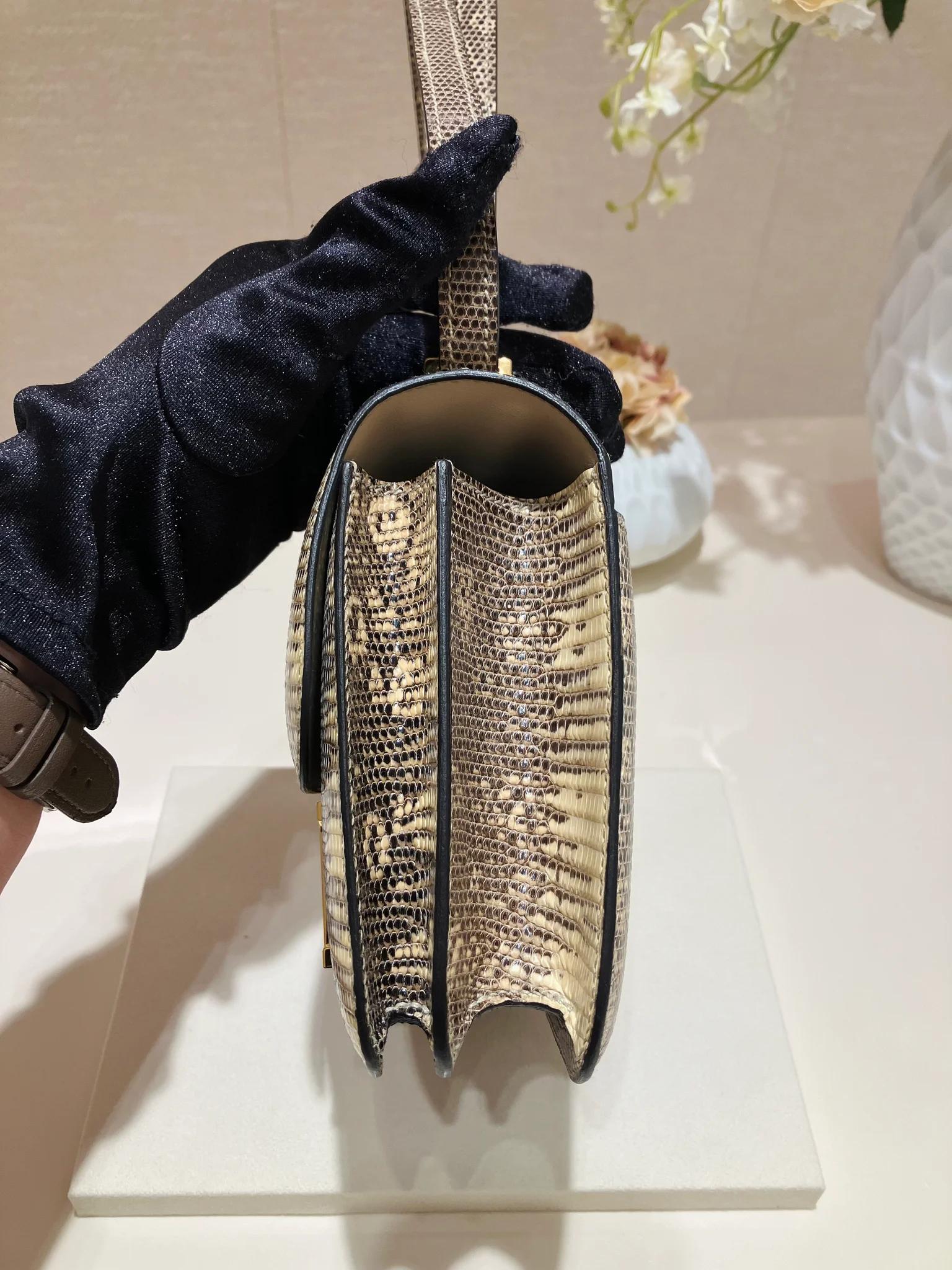 未使用保存品 HERMÈS 愛馬仕 Constance 康康 Mini 19 1B 原色蜥蜴 Ombre 蜥蜴皮 金扣 Y刻 2020年 - 18