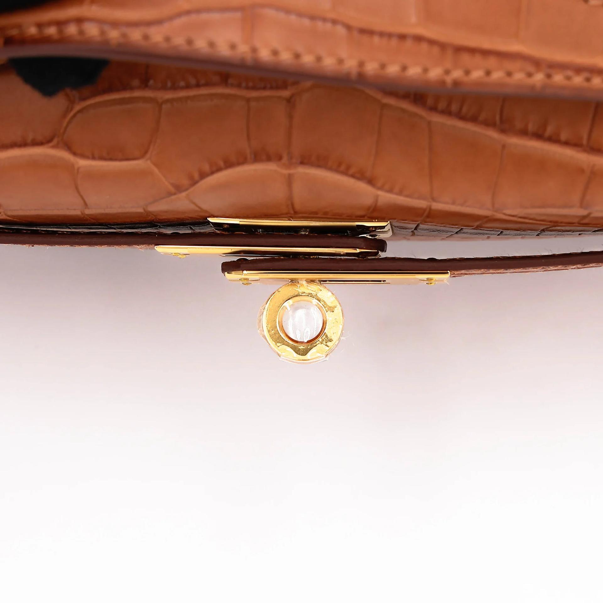 全新 HERMÈS 愛馬仕 Kelly Pochette 37 金棕色 Gold □ 短吻鱷 霧面 金扣 G刻 2026年 - 9