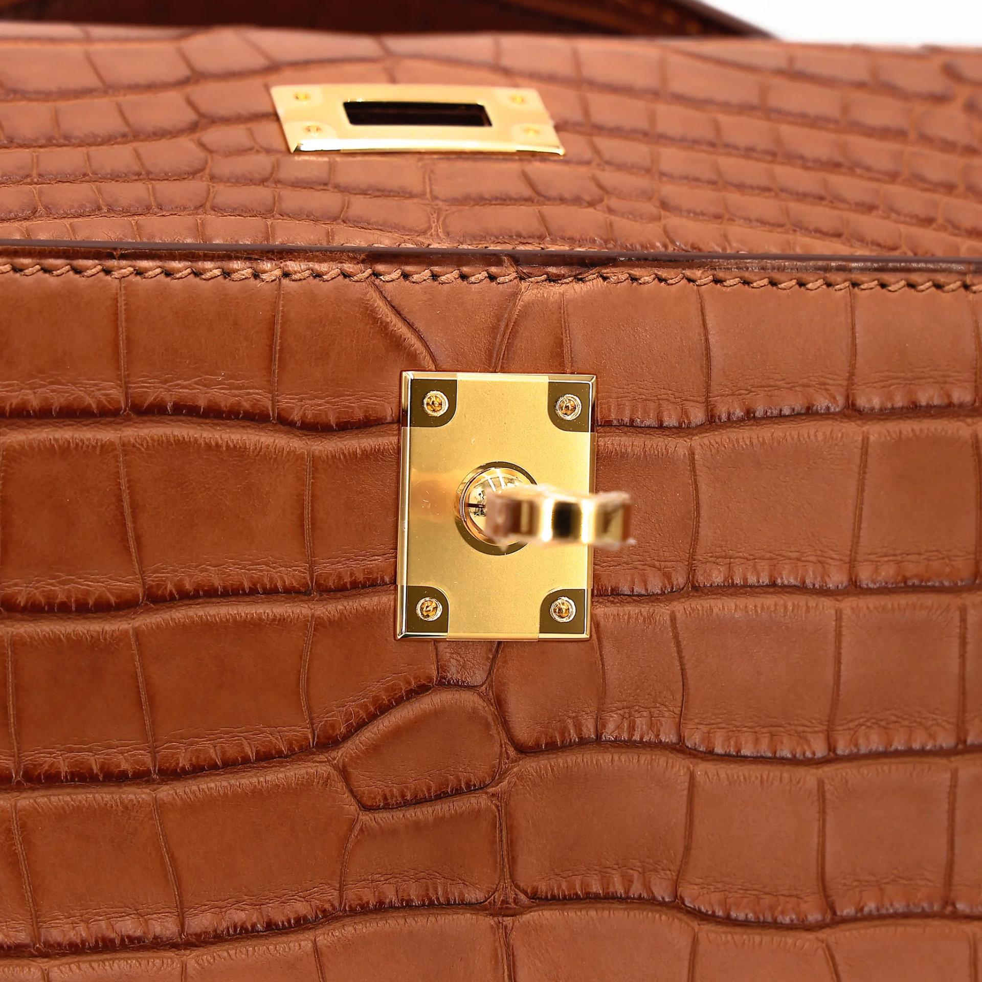 全新 HERMÈS 愛馬仕 Kelly Pochette 37 金棕色 Gold □ 短吻鱷 霧面 金扣 G刻 2026年 - 13