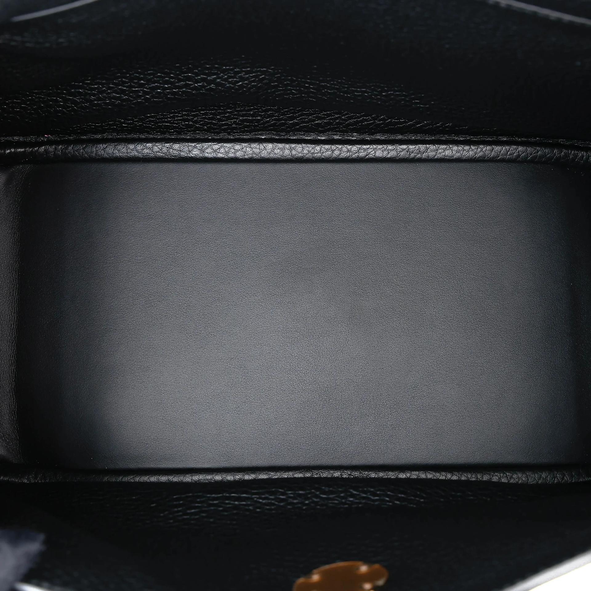 Brand New ( Rank N ) HERMÈS Lindy 26 Noir (89) Clemence Gold hardware G (2026) - 15