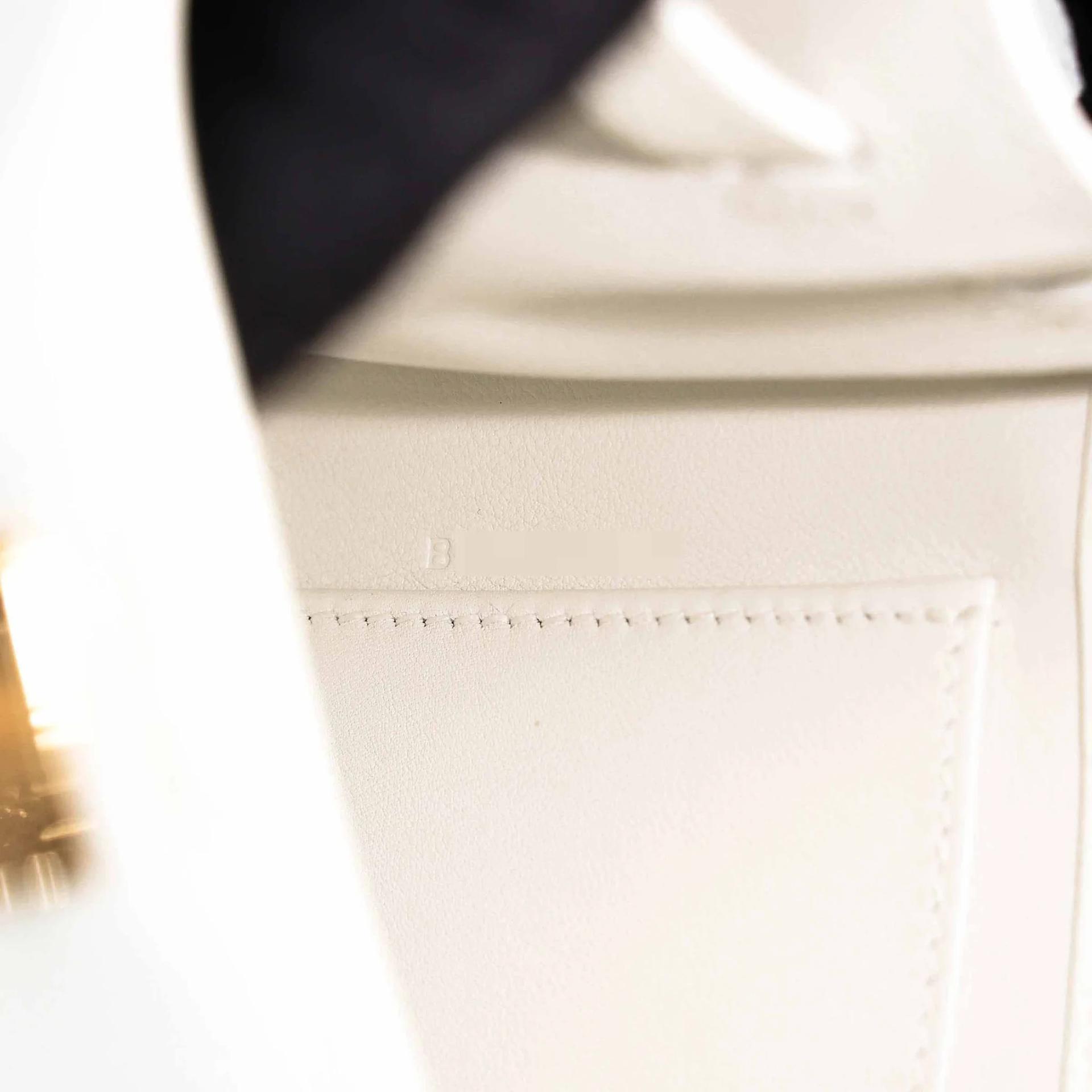 Excellent ( Rank SA ) HERMÈS Kelly Danse New White (0U) Evercolor Gold hardware B (2023) - 23