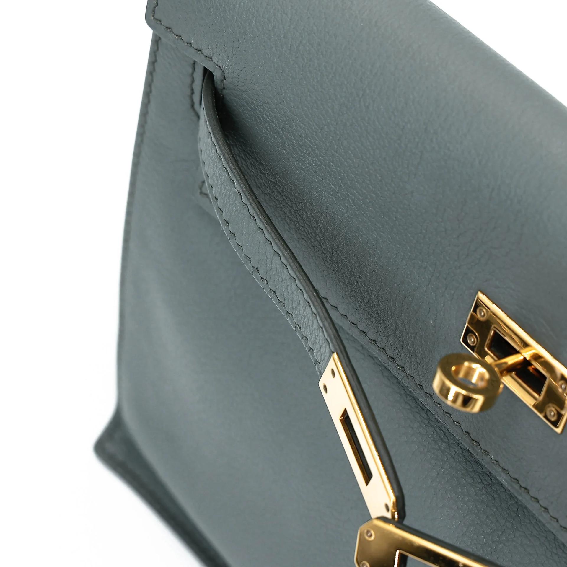 Very Good ( Rank A) HERMÈS Kelly Danse Vert Amande (63) Evercolor Gold hardware D (2019) - 12
