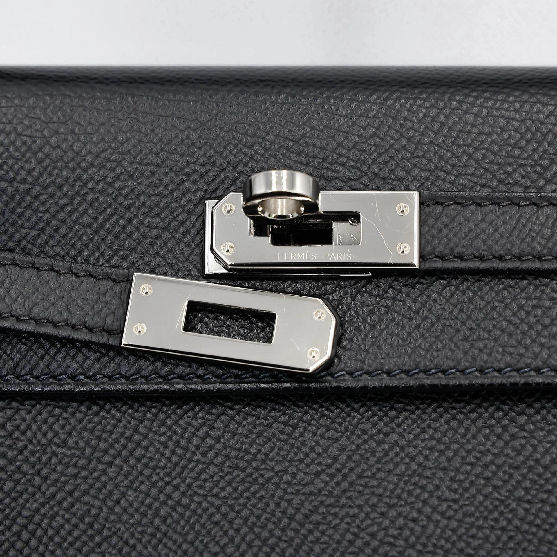 Good ( Rank AB) HERMÈS Kelly 25 Sellier Noir (89) Epsom Palladium hardware Z (2021) - 13