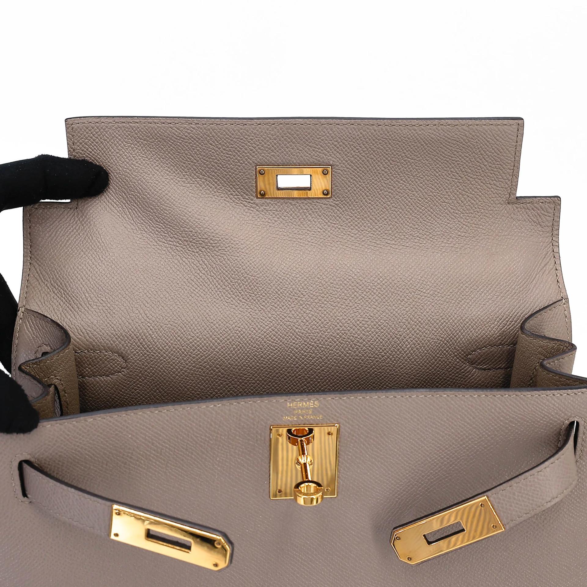 Very Good ( Rank A) HERMÈS Kelly 28 Seliier Gris Asphalte (M8) Epsom Gold hardware C (2018) - 32