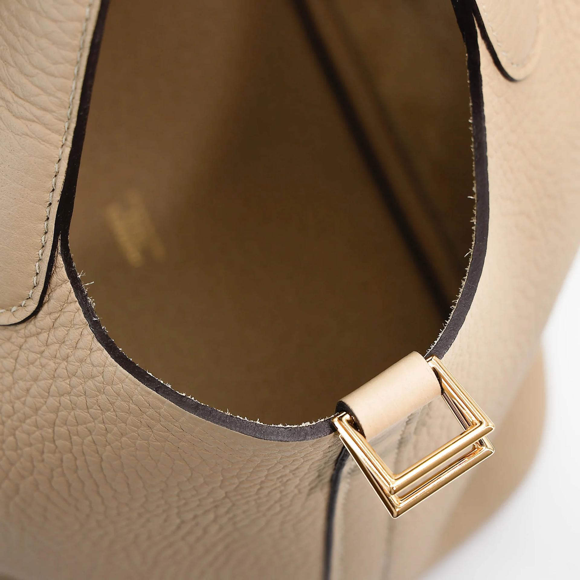 Excellent ( Rank SA ) HERMÈS Picotin Lock PM Trench (S2) Clemence Gold hardware K (2025) - 17