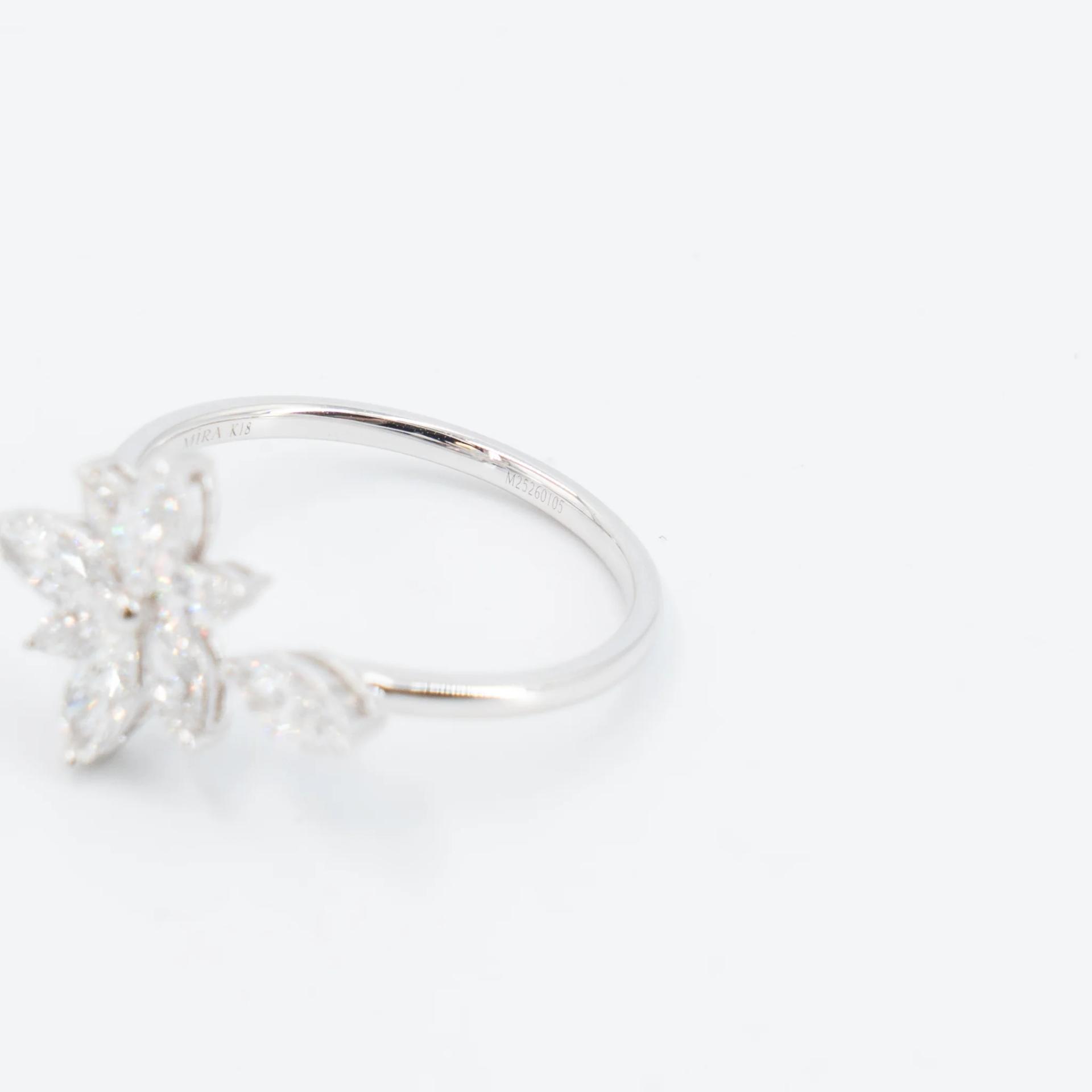 Brand New ( Rank N ) Mira MIRA Lumière Star PINKY RING White Gold 18K White Gold - 5