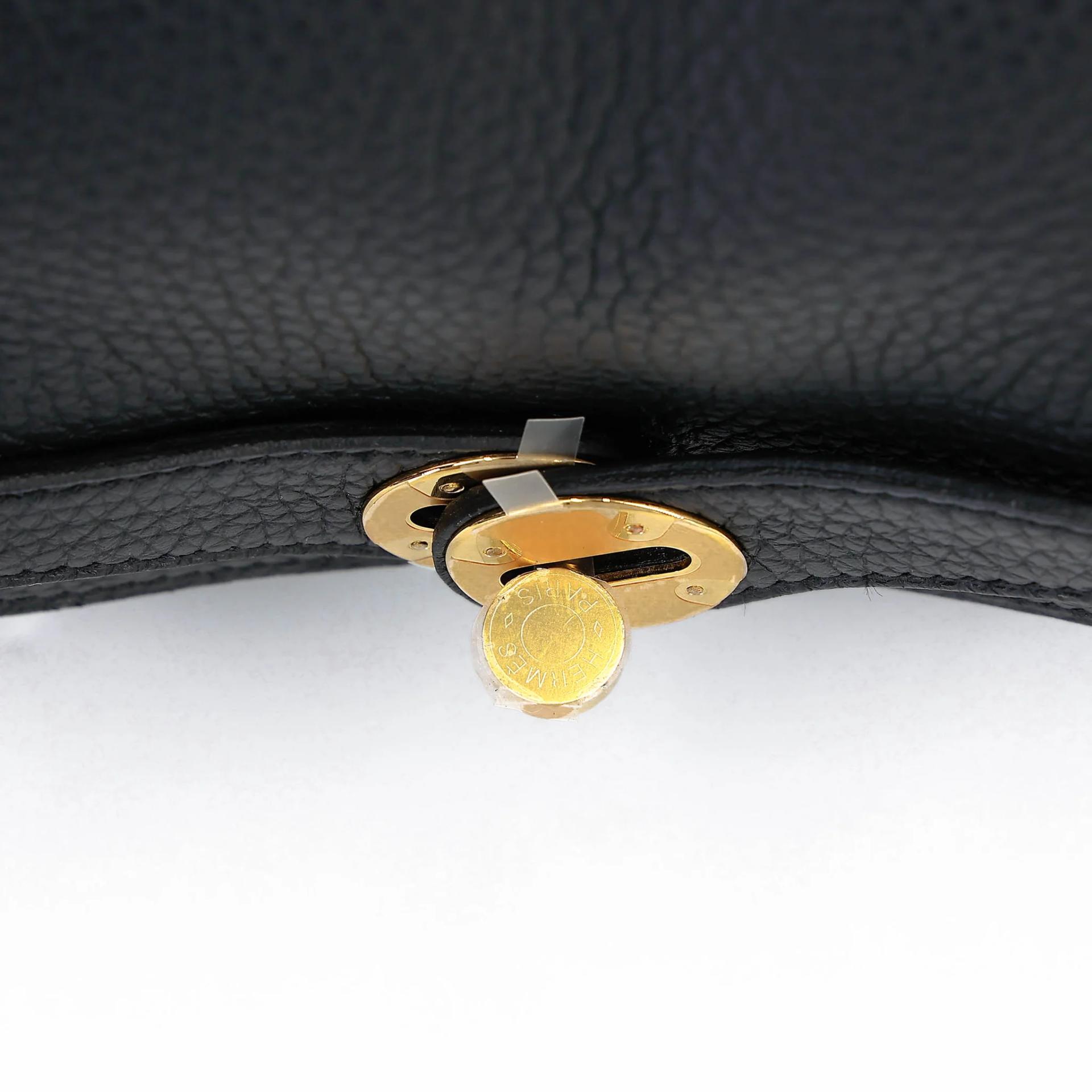 Brand New ( Rank N ) HERMÈS Lindy 26 Noir (89) Clemence Gold hardware G (2026) - 11