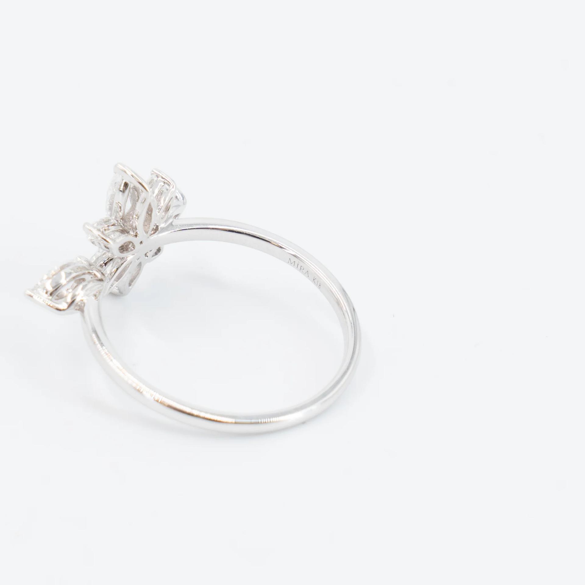 Brand New ( Rank N ) Mira MIRA Lumière Star PINKY RING White Gold 18K White Gold - 6