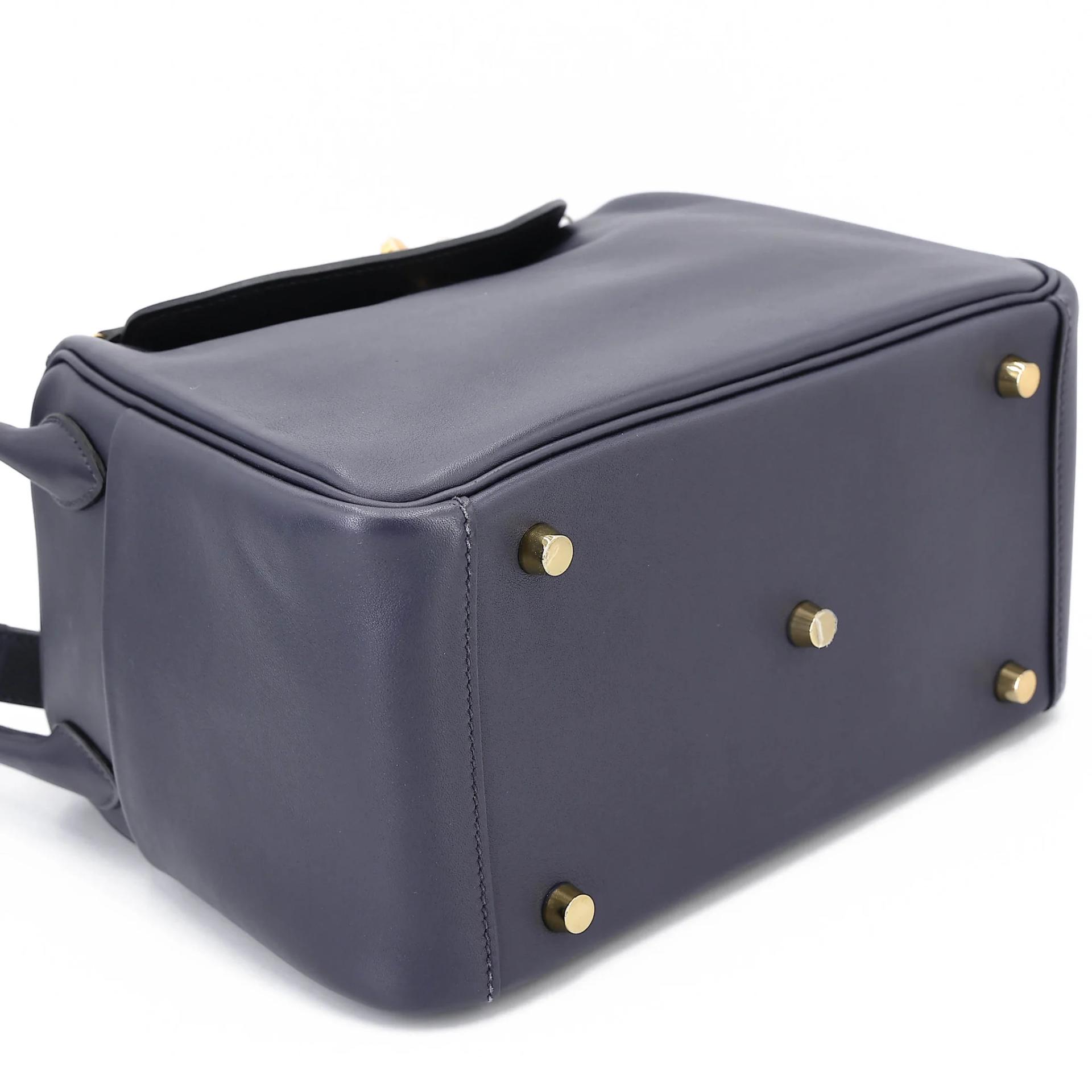 Very Good ( Rank A) HERMÈS Lindy 26 Touch Bleu Nuit (2Z) Matte Niloticus Crocodile Volupto calfskin Gold hardware Y (2020) - 17
