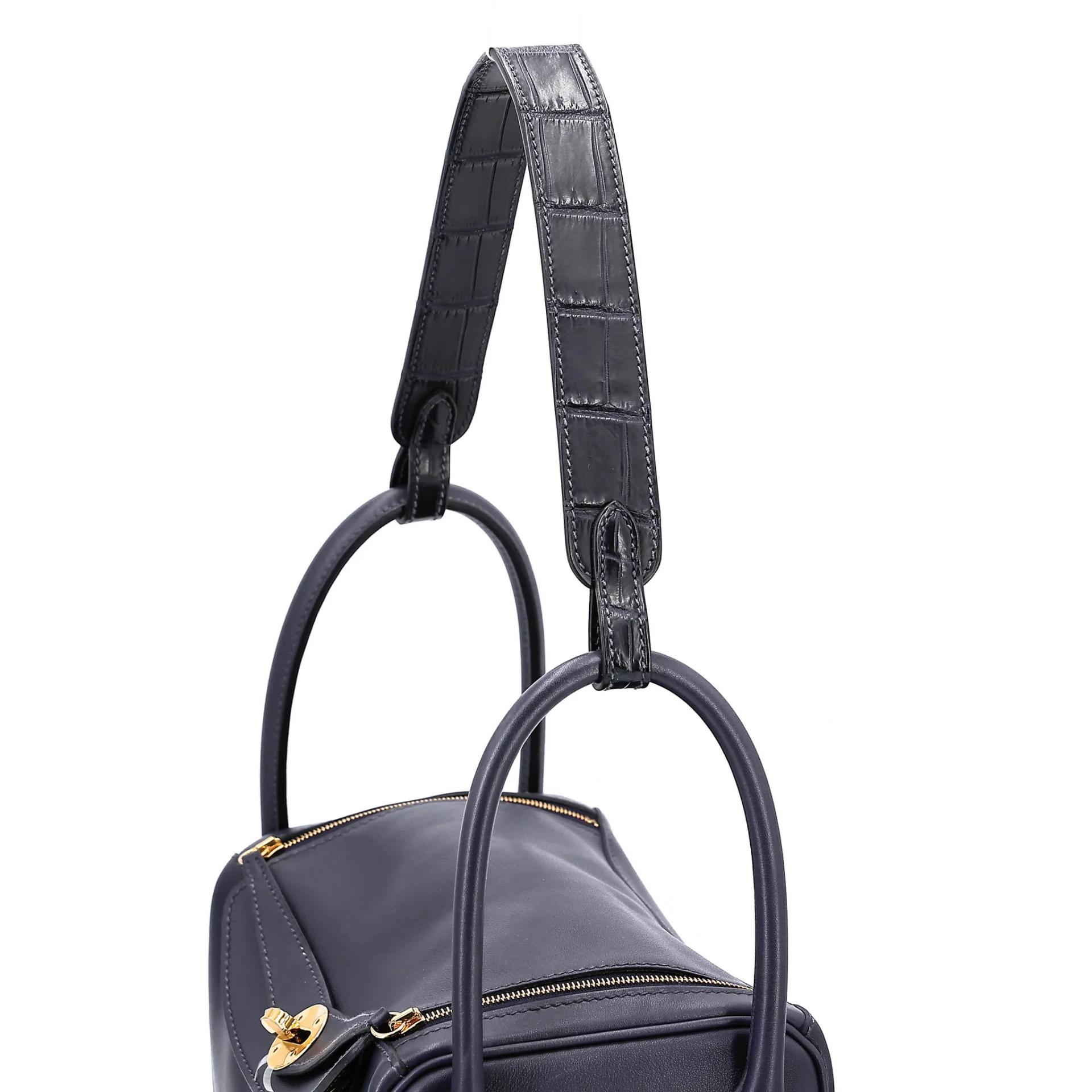 Very Good ( Rank A) HERMÈS Lindy 26 Touch Bleu Nuit (2Z) Matte Niloticus Crocodile Volupto calfskin Gold hardware Y (2020) - 3